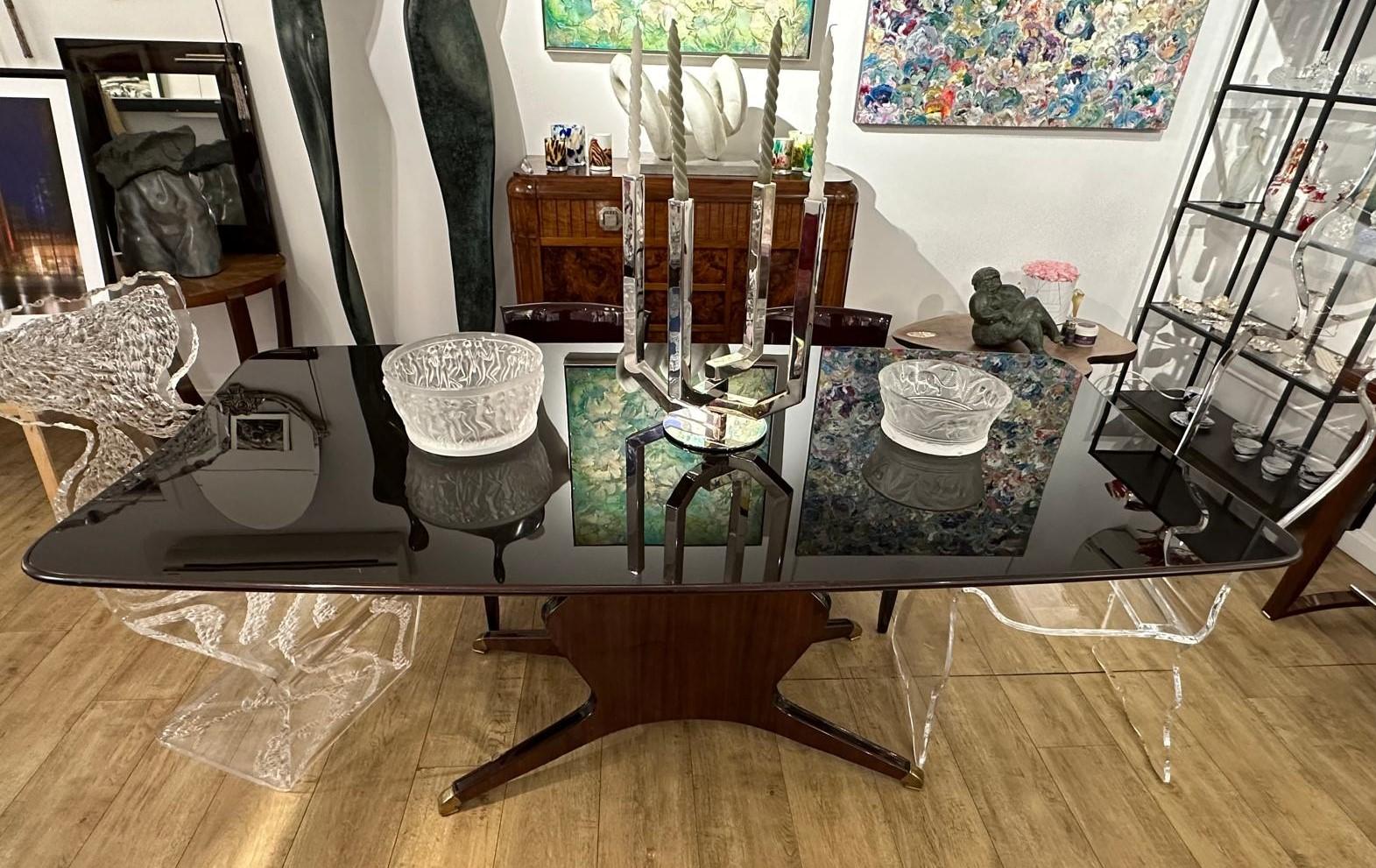 Laiton Magnifique table de salle à manger en acajou de Osvaldo Borsani (1950) en vente