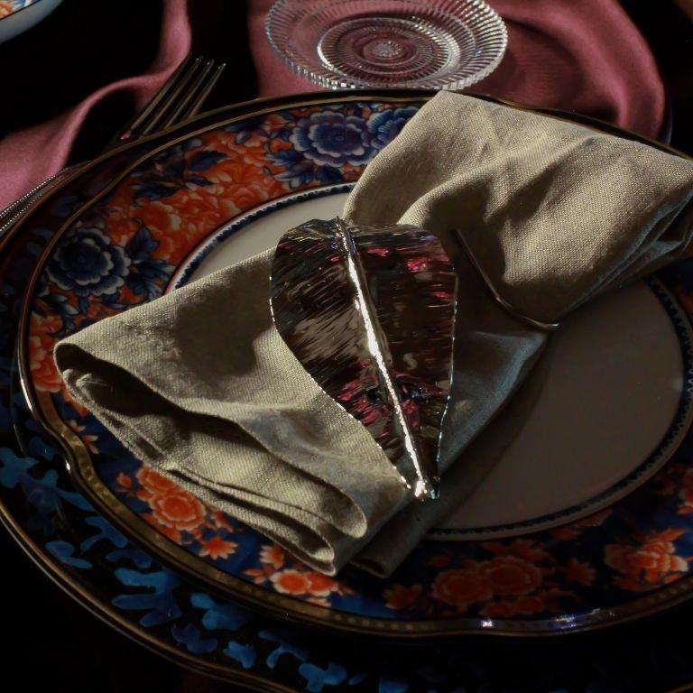 Magnolia - Eleganter Serviettenring aus Gold und vernickeltem Messing (21. Jahrhundert und zeitgenössisch) im Angebot