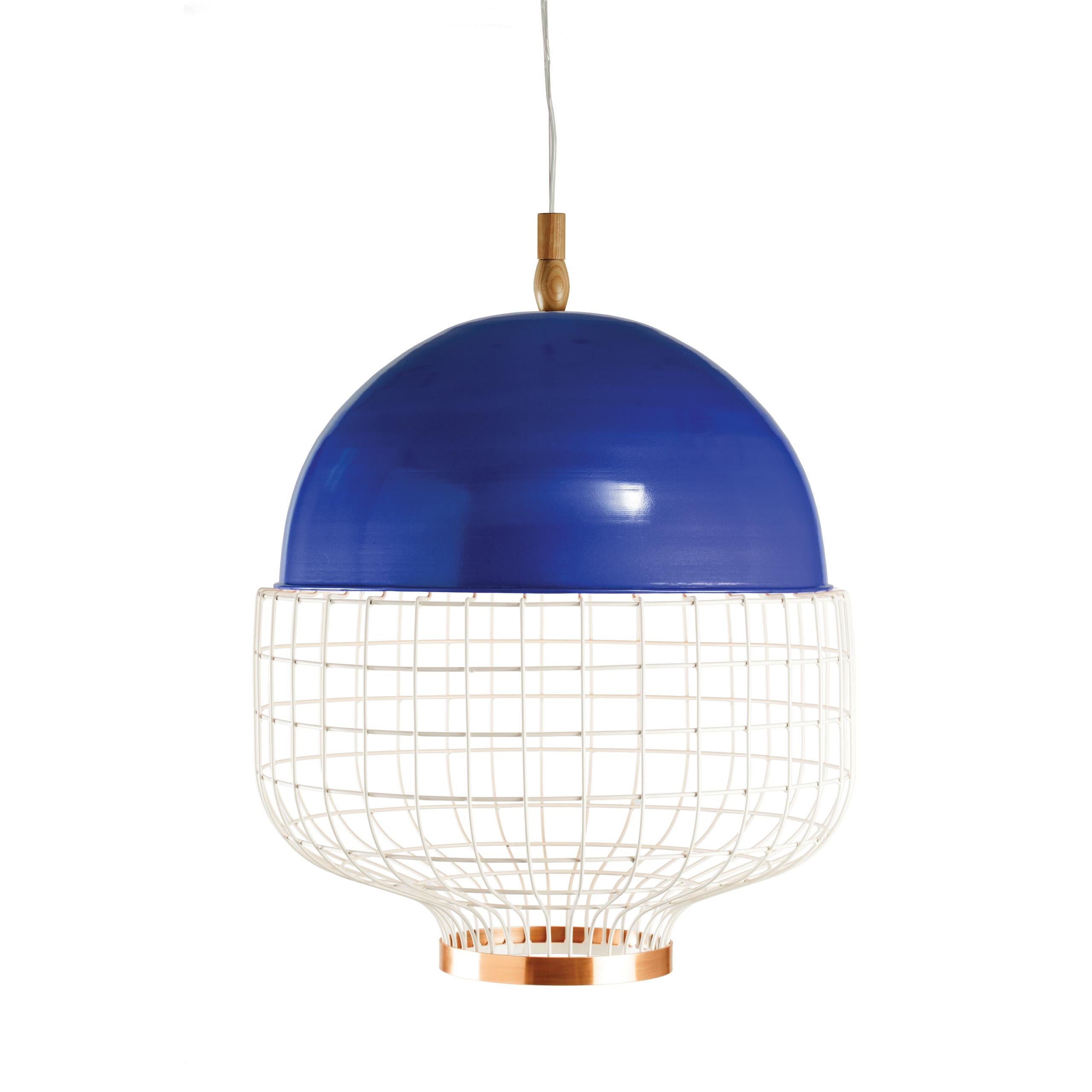 When geometry meets beauty, we find Magnolia range of lamps. Magnolia's soft top sits upon a structured, gridded bottom. Pure lines and a delicate contrast of materials and opaque surface with a see through one.
The Magnolia pendant lamp is
