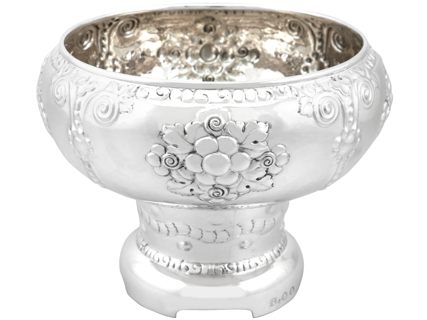 A fine and impressive antique Norwegian silver presentation bowl; an addition to our presentation silverware collection.

This fine antique Norwegian silver presentation bowl has a circular rounded form onto a cylindrical pedestal and circular