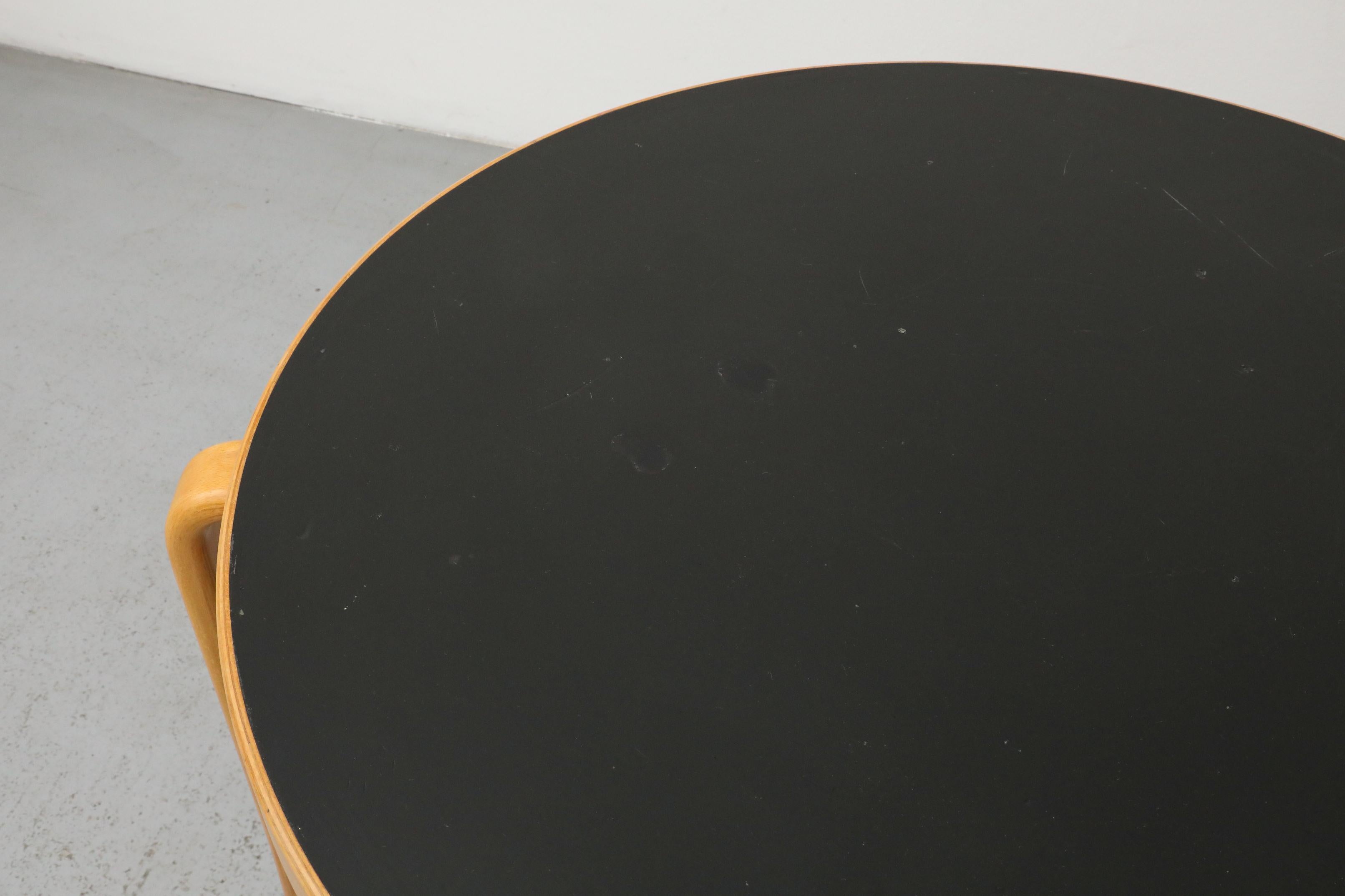 Magnus Olesen '8000-Series' Round Dining or Center Tables, 1980's For Sale 4