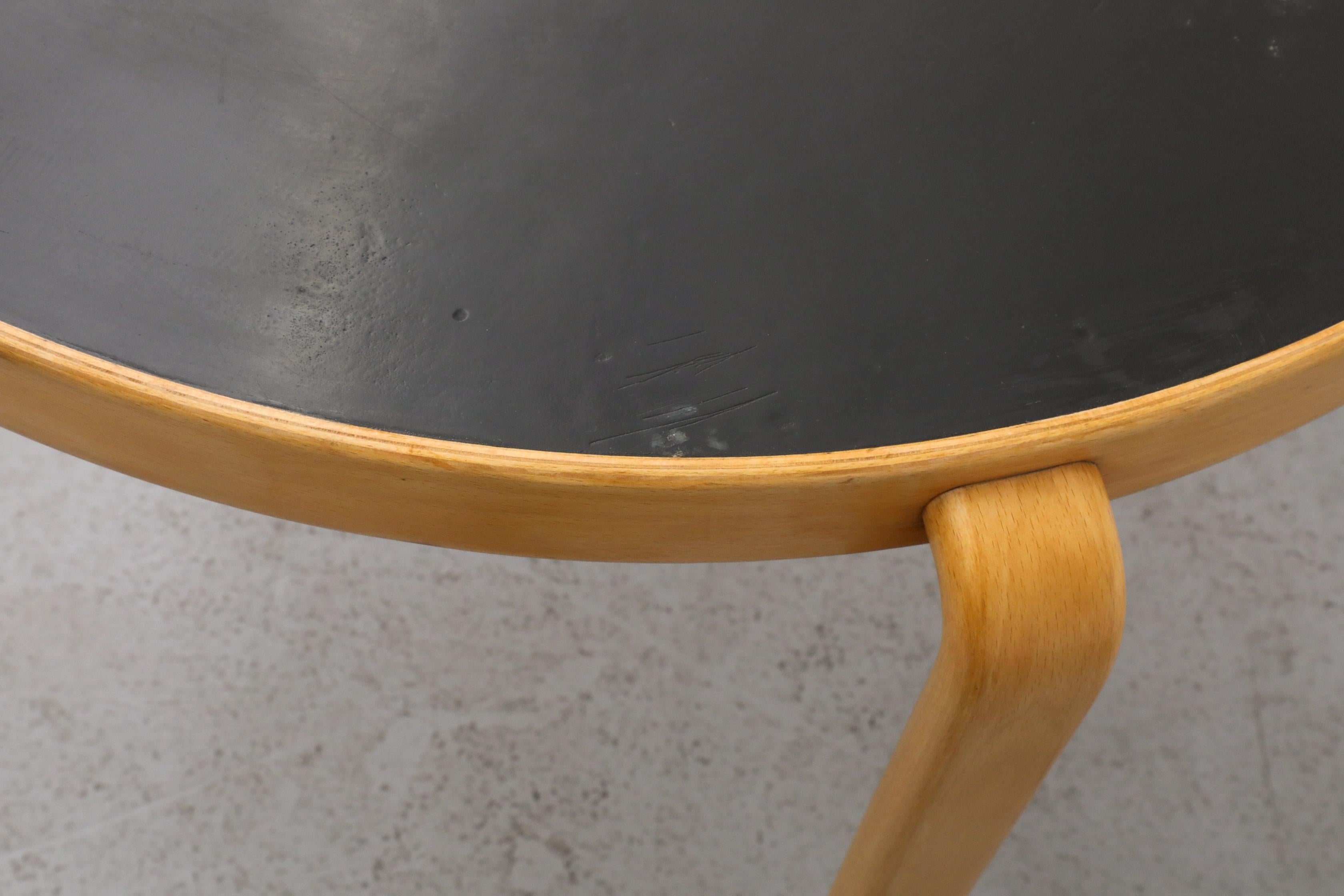 Magnus Olesen '8000-Series' Round Dining or Center Tables, 1980's For Sale 6