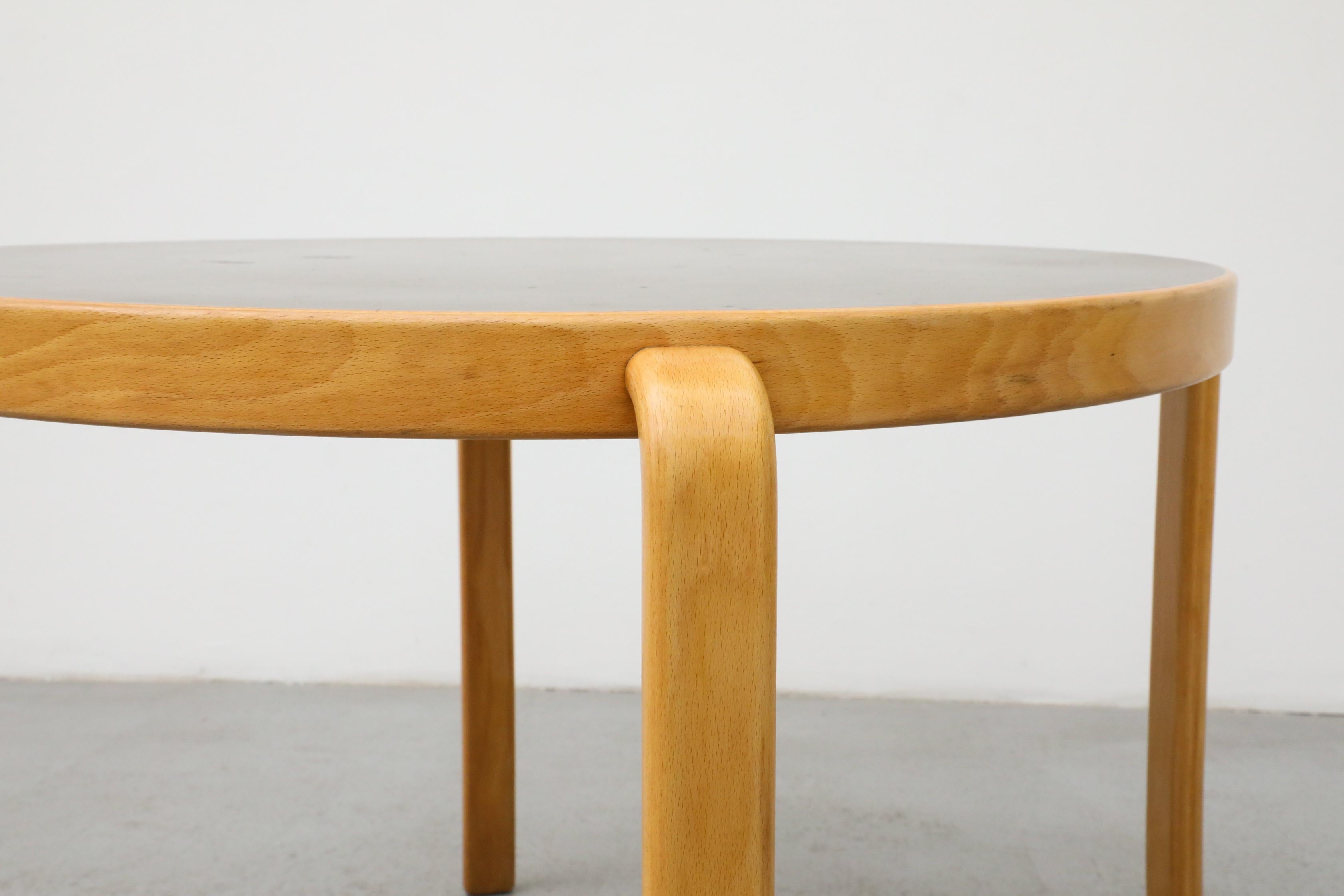 Magnus Olesen '8000-Series' Round Dining or Center Tables, 1980's For Sale 8
