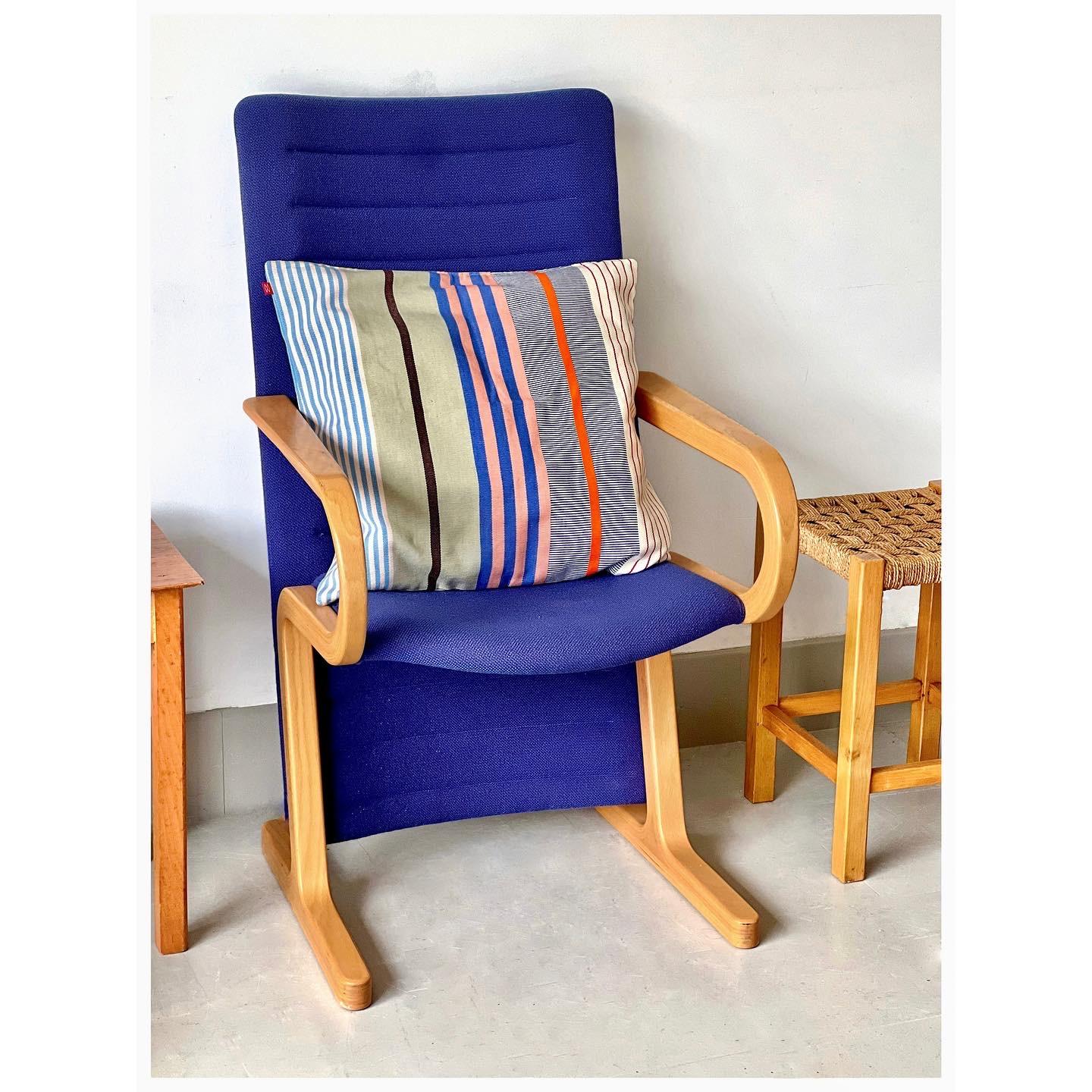 Magnus Olesen blue chair, probably by Rud Thygesen & Johnny Sørensen, Denmark For Sale 3