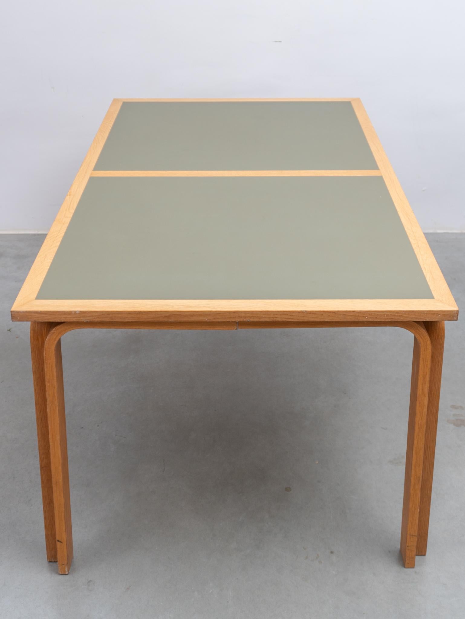 Plateau de table en olivier vert étiqueté Made in Denmark, Magnus Olesen, années 1970 en vente 5