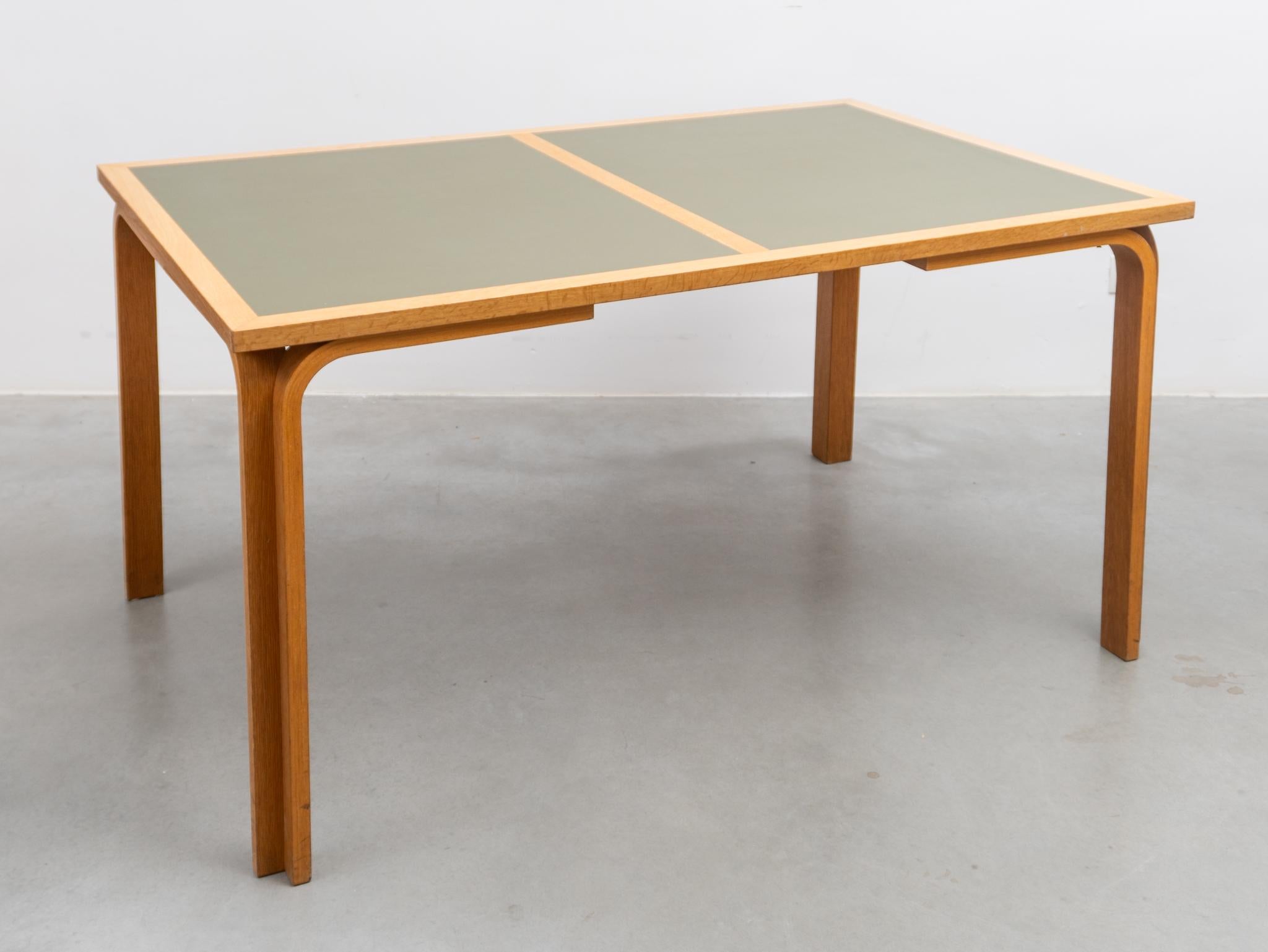 Fin du 20e siècle Plateau de table en olivier vert étiqueté Made in Denmark, Magnus Olesen, années 1970 en vente