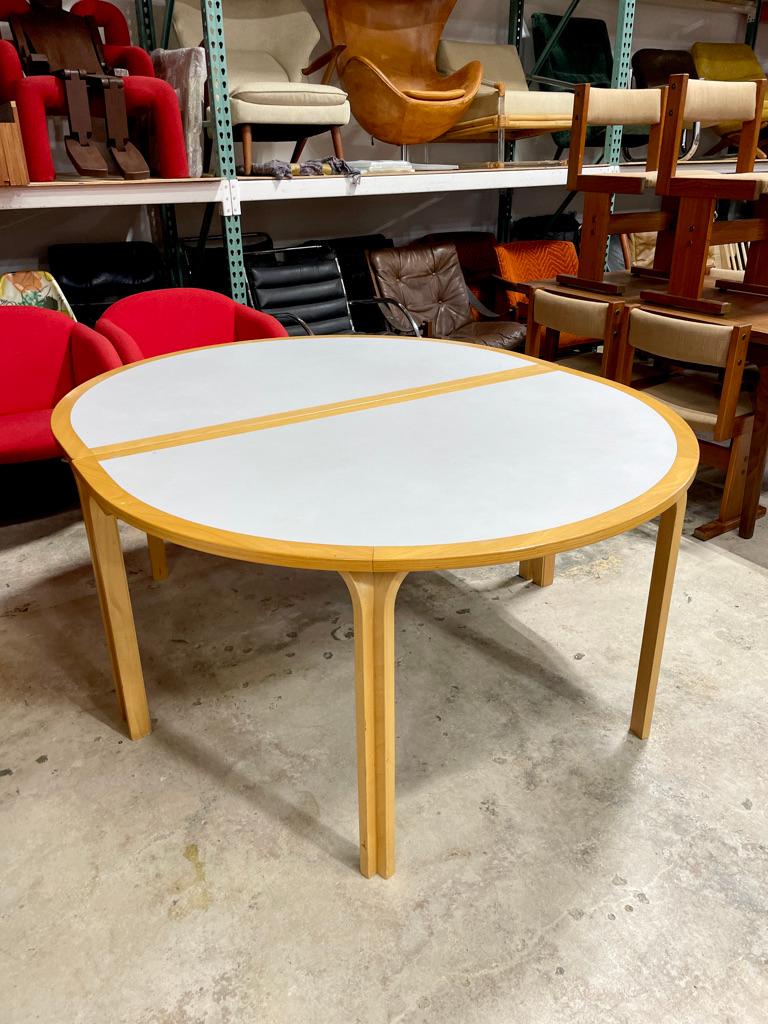 Magnus Olesen Mid Century Dining Table Expandable 70s In Good Condition For Sale In Fort Lauderdale, FL