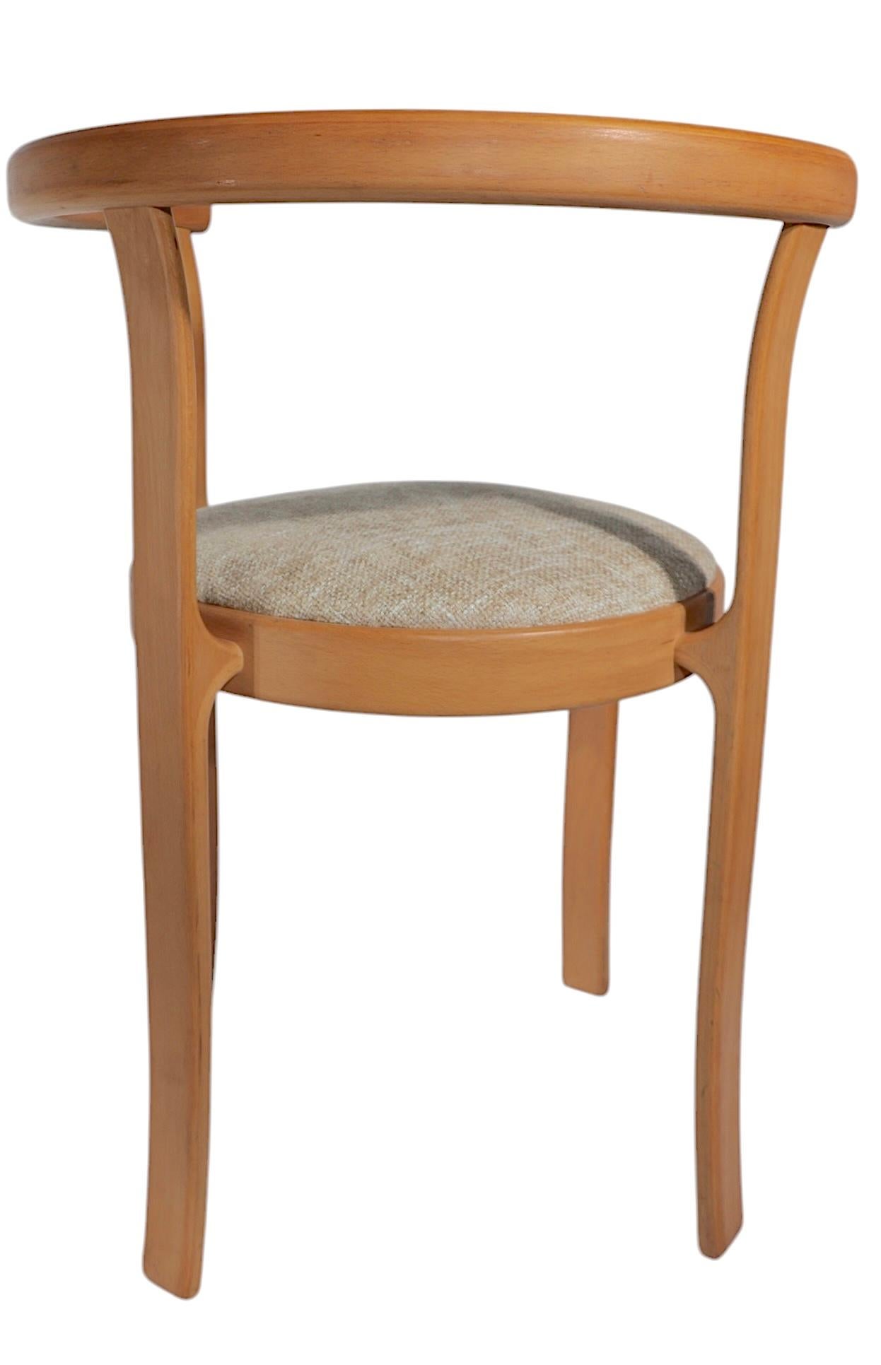 Magnus Olsen Series 8000 Dining Chair by Thygesen &Sorensen Made in Denmark Bon état - En vente à New York, NY