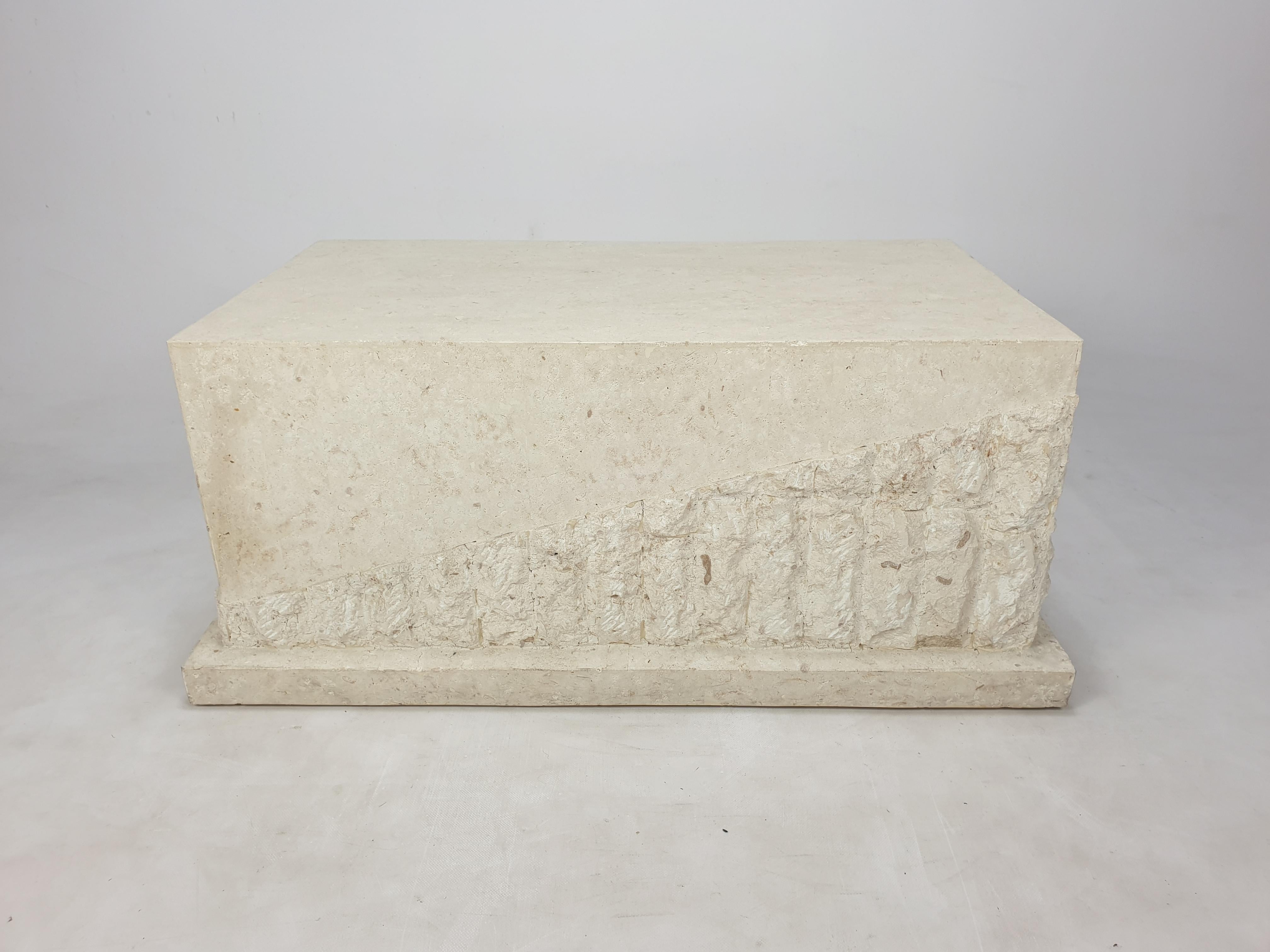 Magnussen Ponte Mactan Stone or Fossil Stone Coffee Table, 1980s In Good Condition For Sale In Oud Beijerland, NL