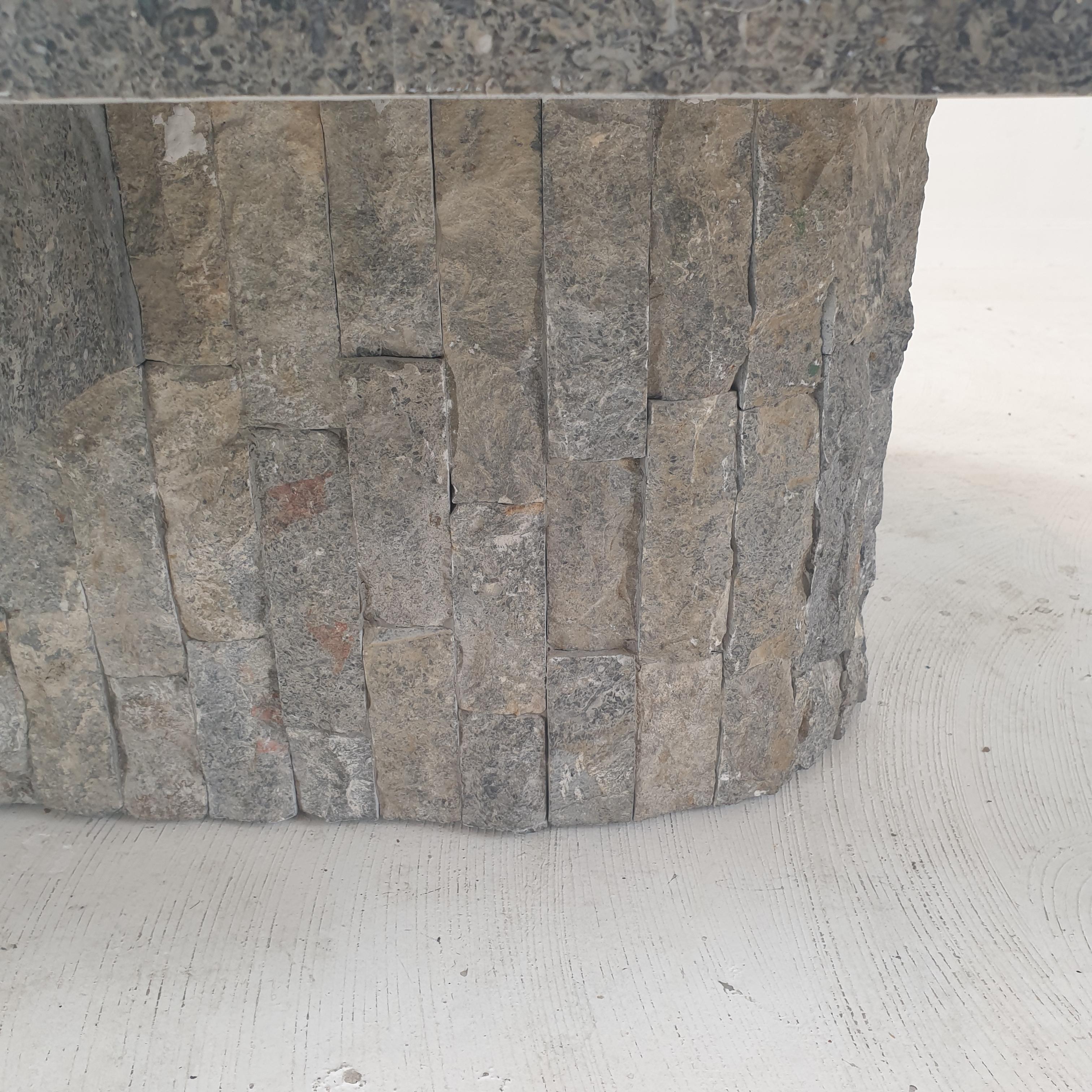 Table basse en pierre de Mactan ou pierre fossile Ponte de Magnussen, années 1980 en vente 8