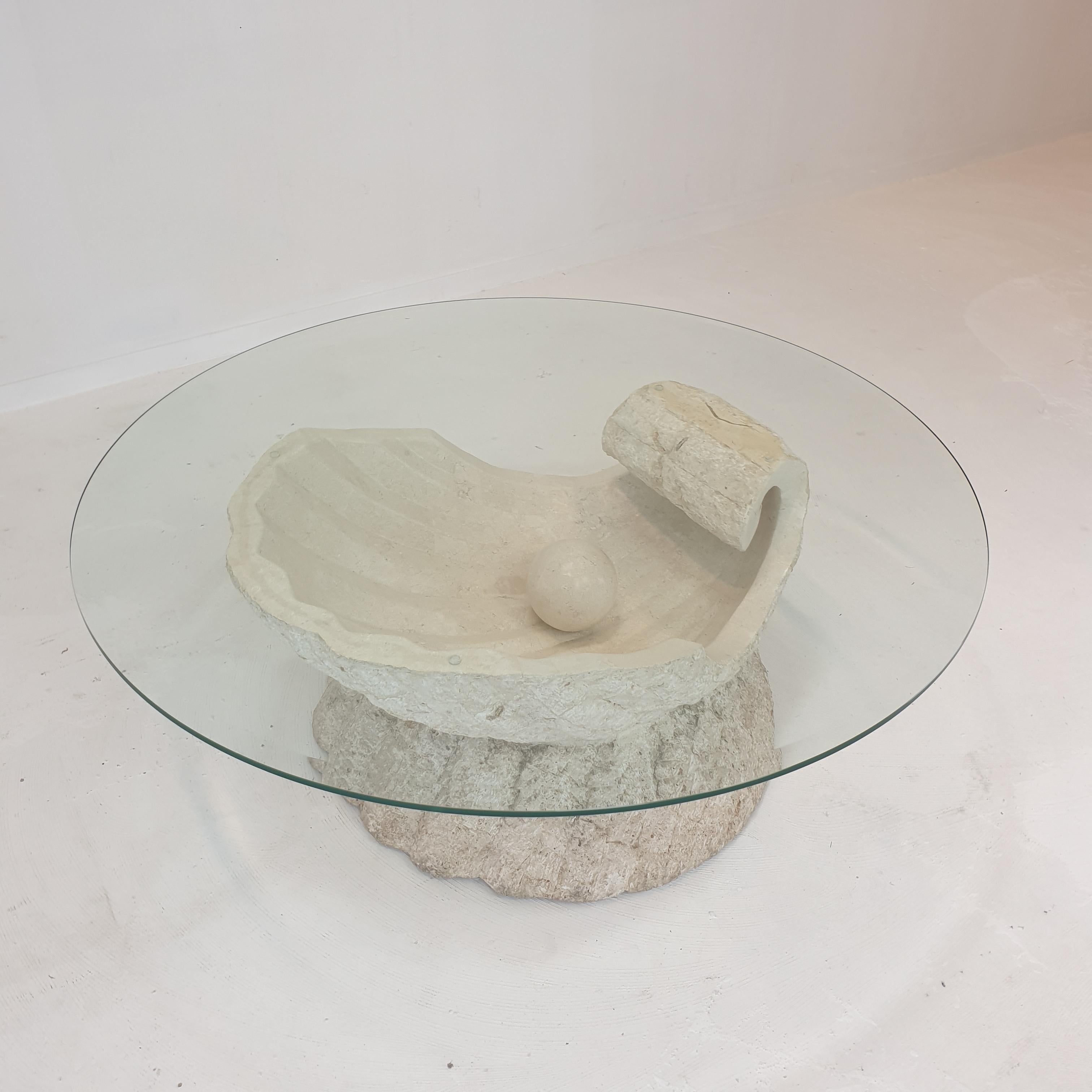 Table basse en pierre de Mactan ou en coquillage de pierre fossile de Magnussen Ponte, années 1980 en vente 4