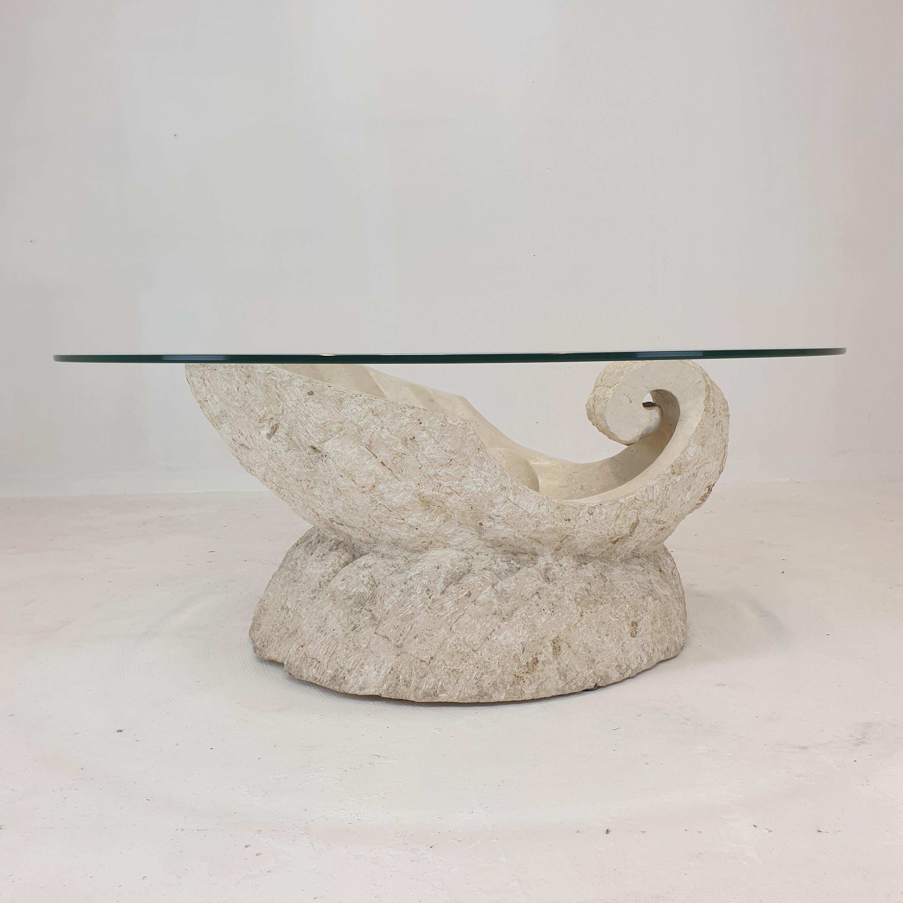 Table basse en pierre de Mactan ou en coquillage de pierre fossile de Magnussen Ponte, années 1980 en vente 6