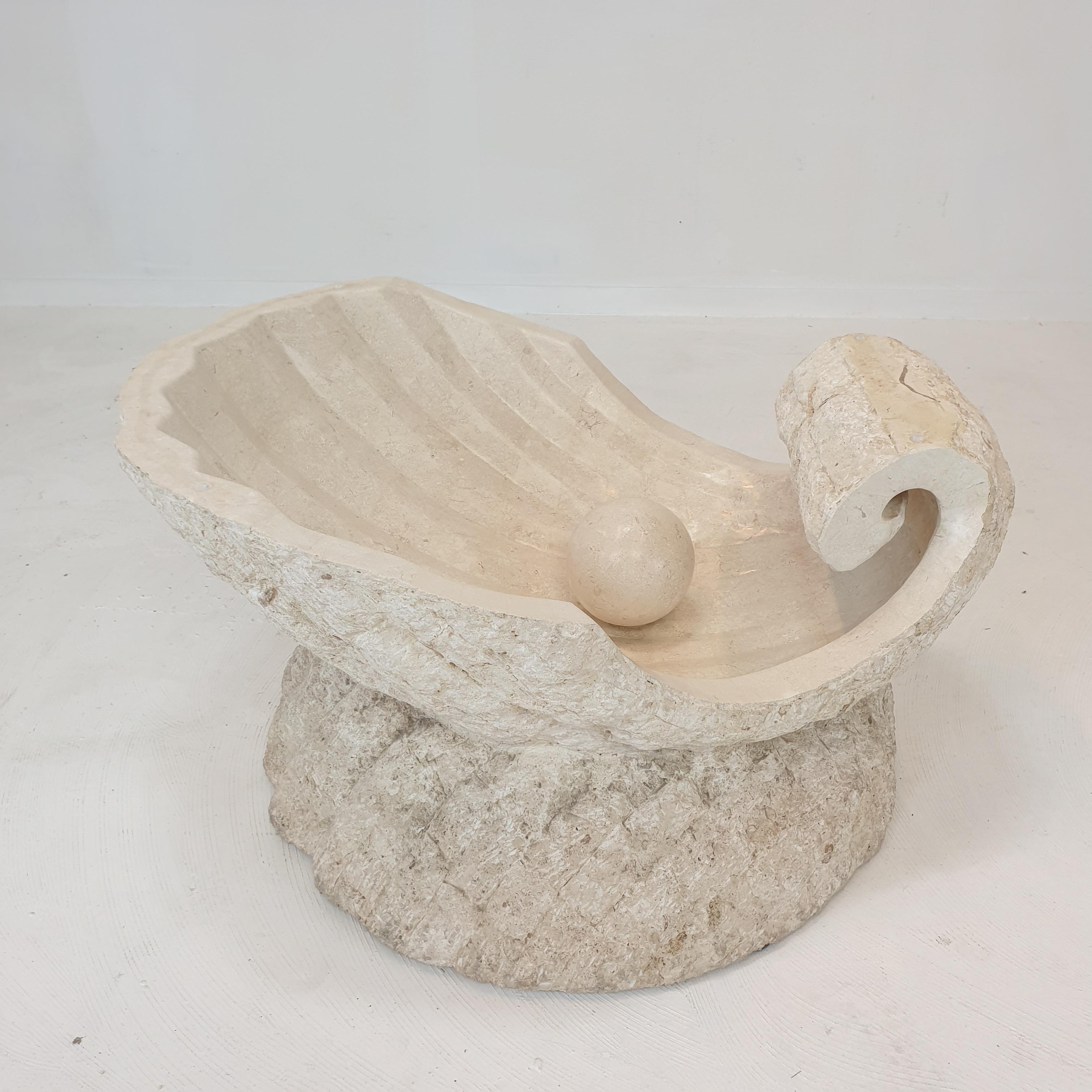 Table basse en pierre de Mactan ou en coquillage de pierre fossile de Magnussen Ponte, années 1980 en vente 9