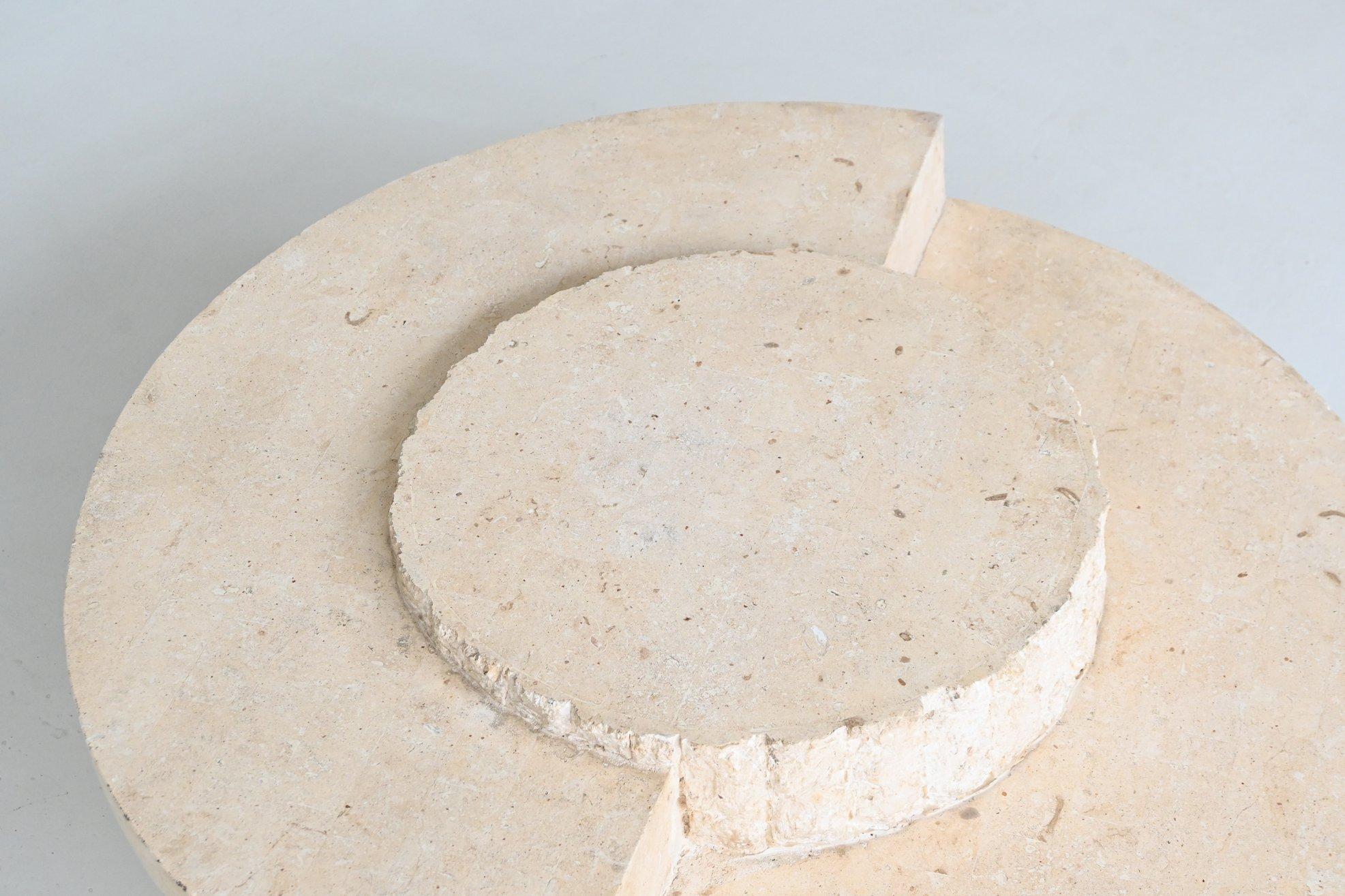 Table basse sculpturale en pierre de Mactan blanche de Whiting Ponte Belgique 1970 en vente 7