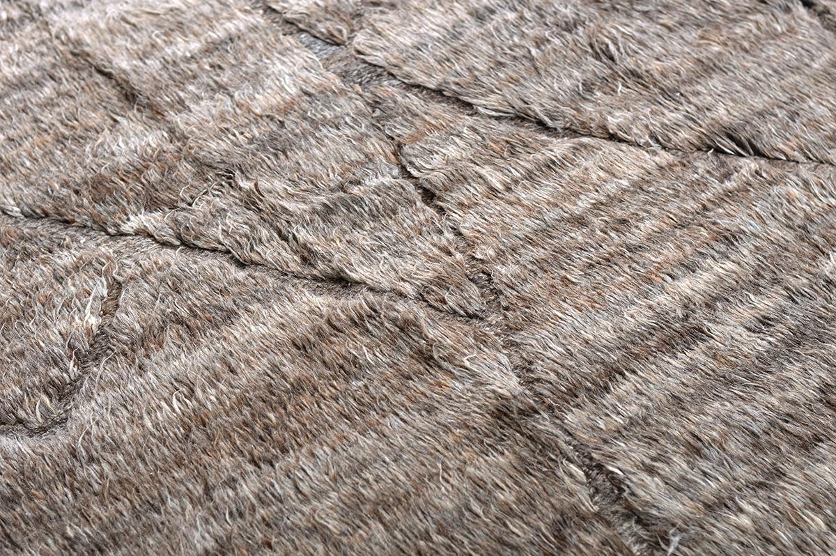 Laine Mago, collection Atlas de Mehraban Rugs en vente