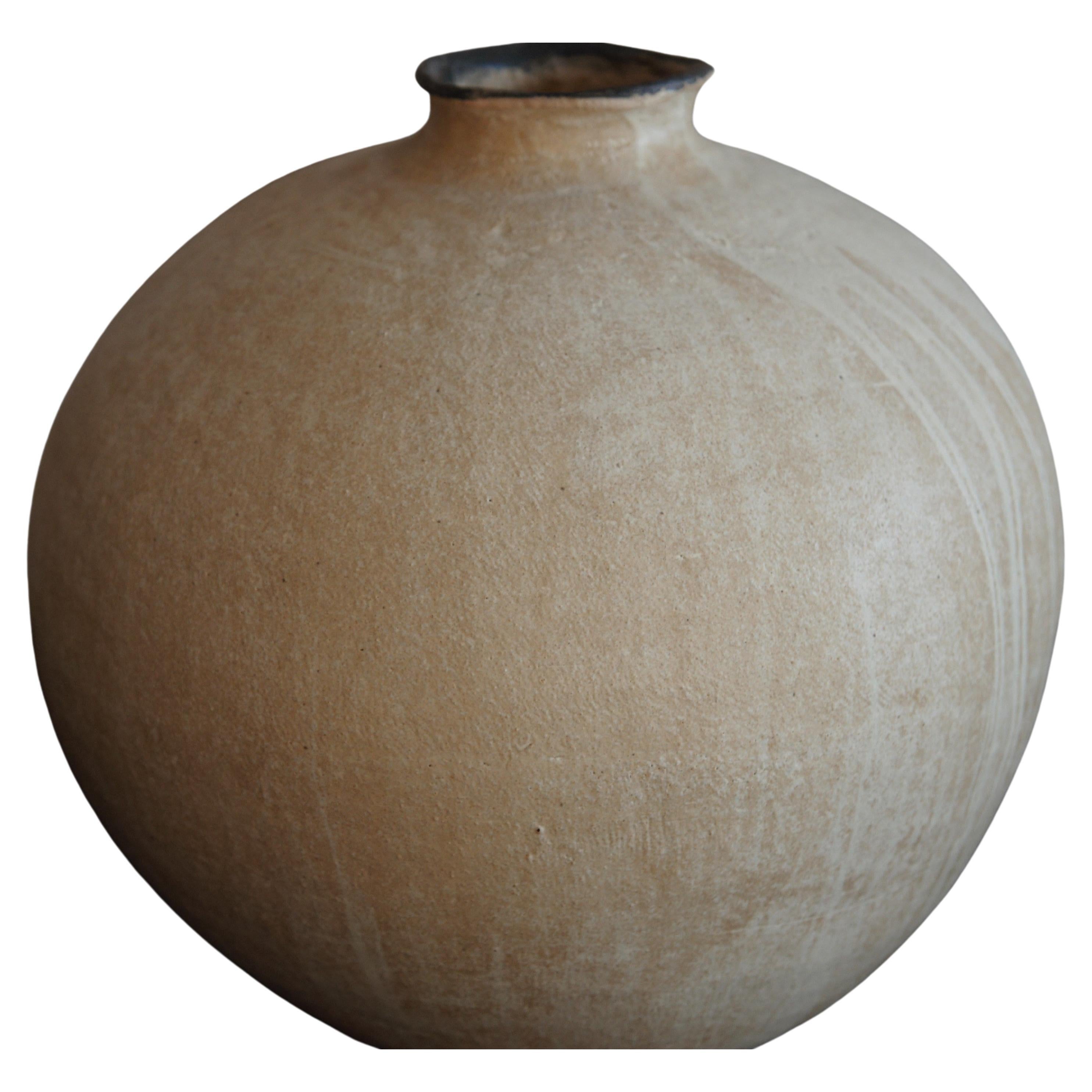 Małgorzata Łyszczarz Moon Jar by Nów For Sale