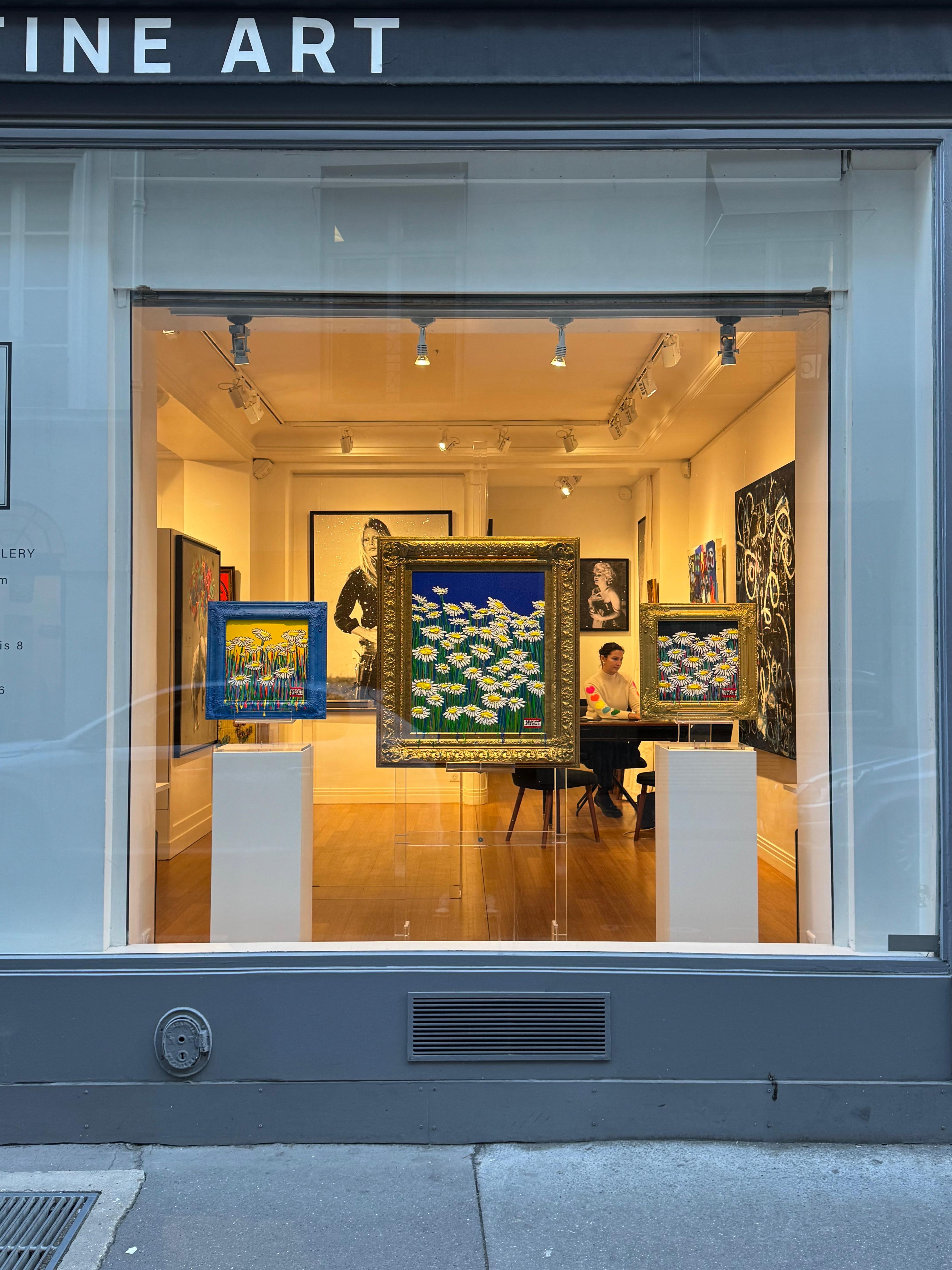 Unique and original painting by a French contemporary artist Magot.
Renowned for his impasto style figurative and naive paintings.
From his Daisy series.
Framed with a wooden frame, signed and accompanied by it's certificate of authenticity,