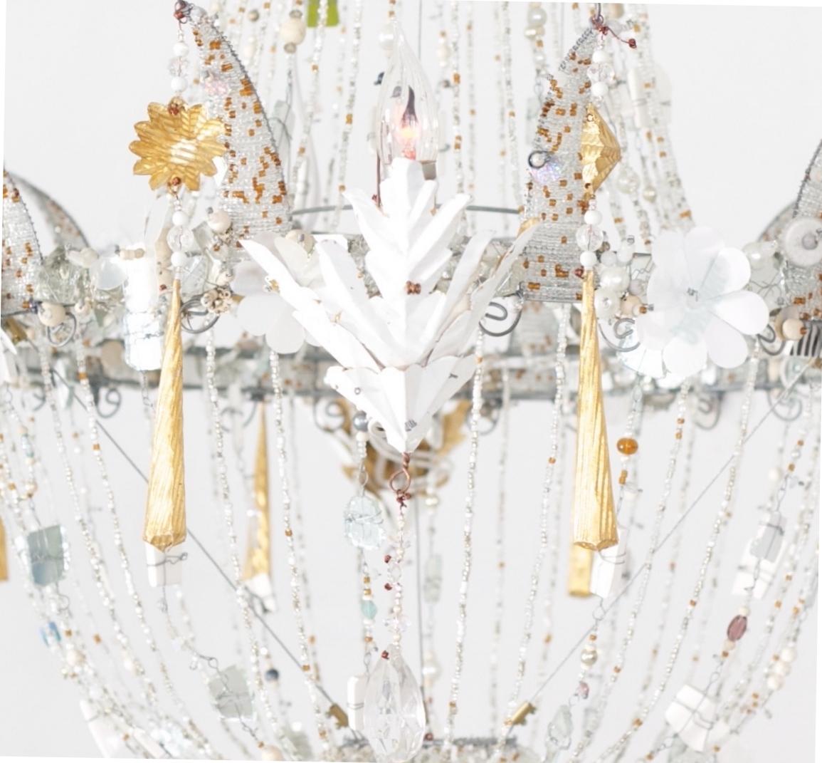 South African Magpie White and Gold Regency Chandelier For Sale