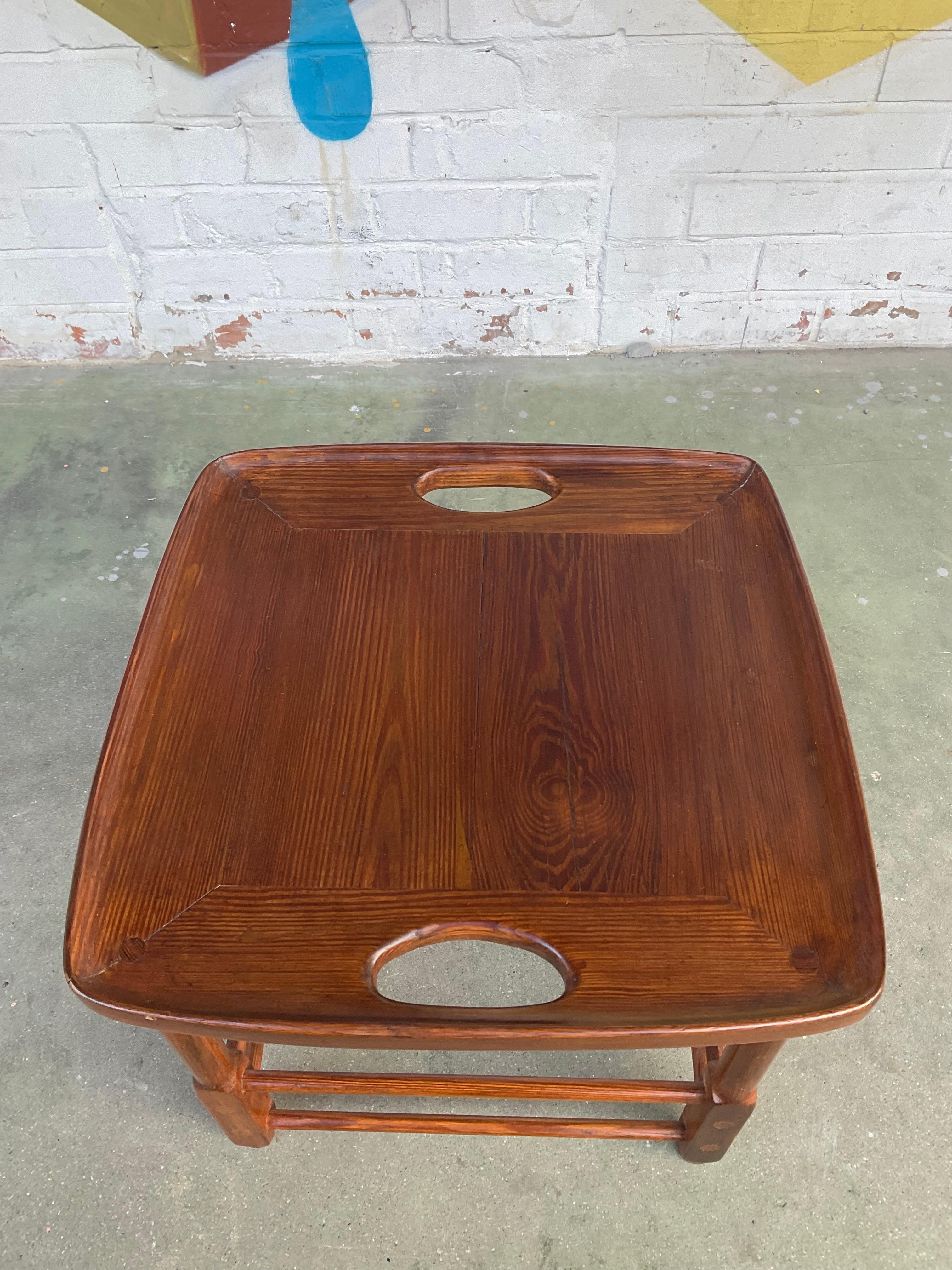 Mesa auxiliar Magrini de Sergio Rodrigues en venta 3