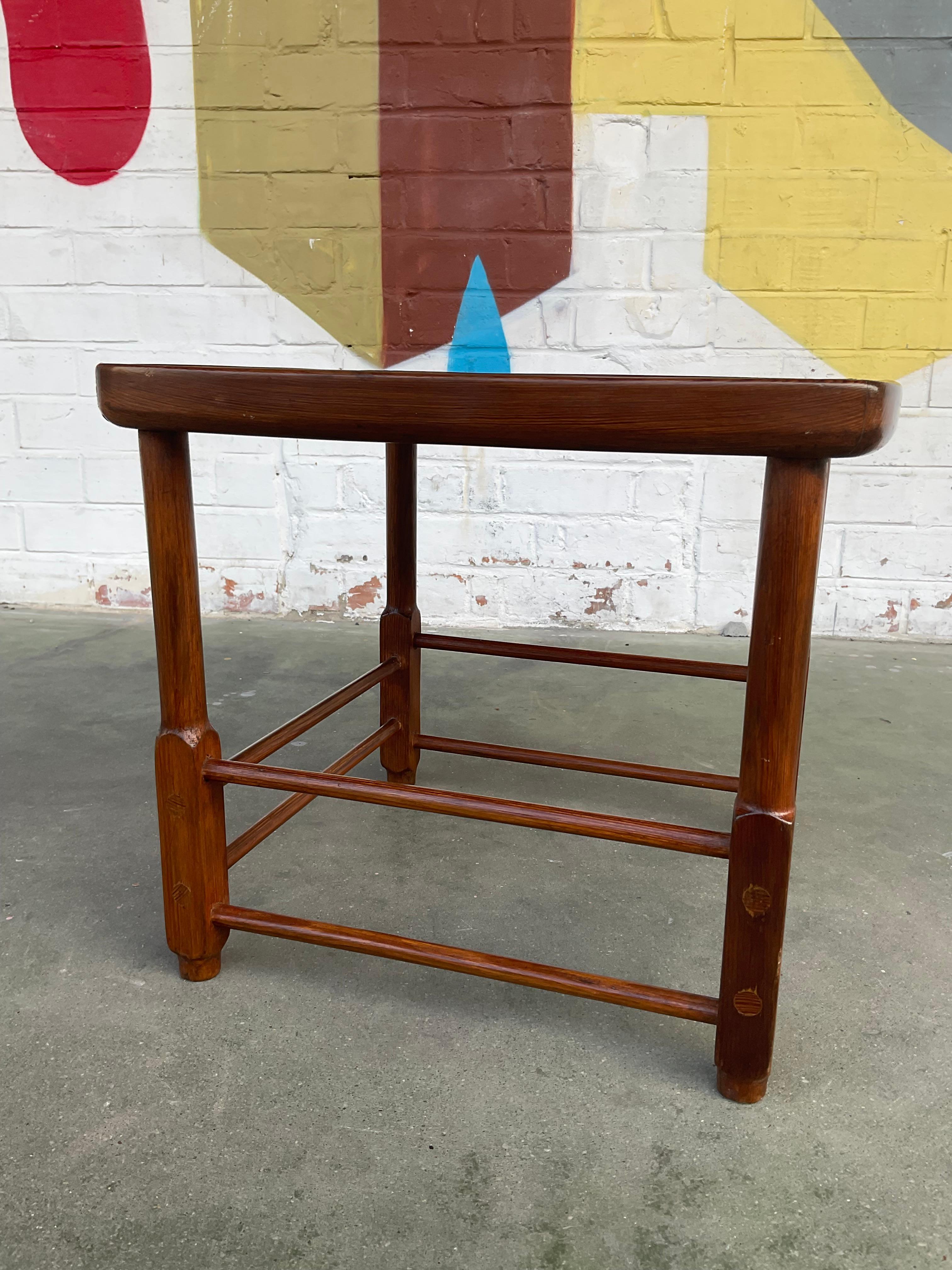 Mesa auxiliar Magrini de Sergio Rodrigues en venta 9