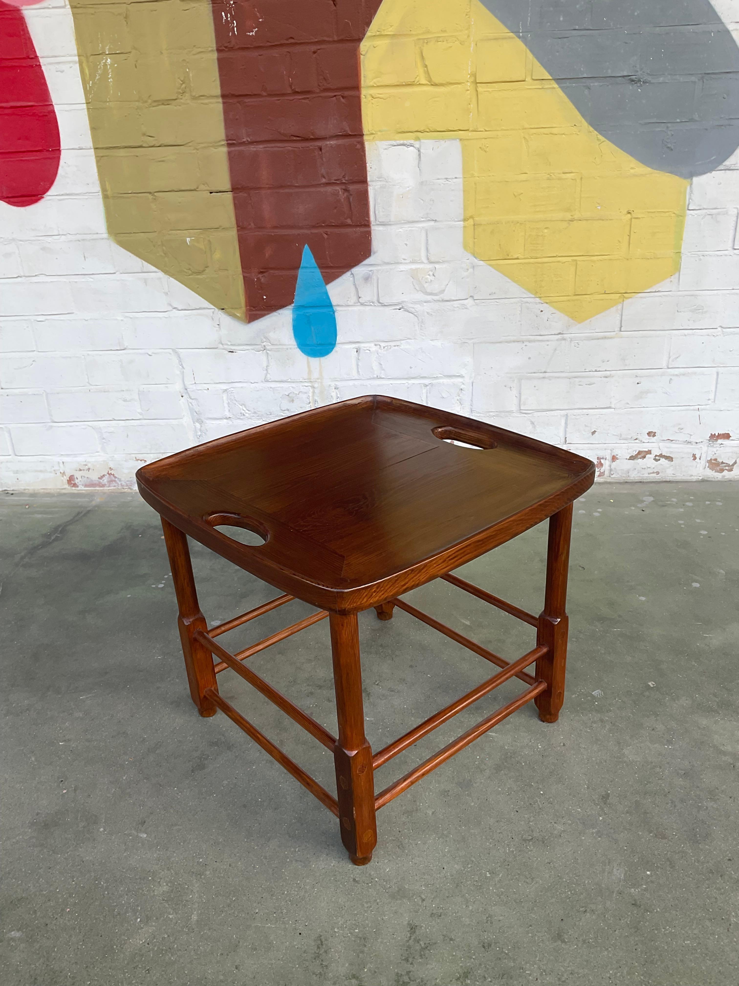 Mesa auxiliar Magrini de Sergio Rodrigues Brasileño en venta