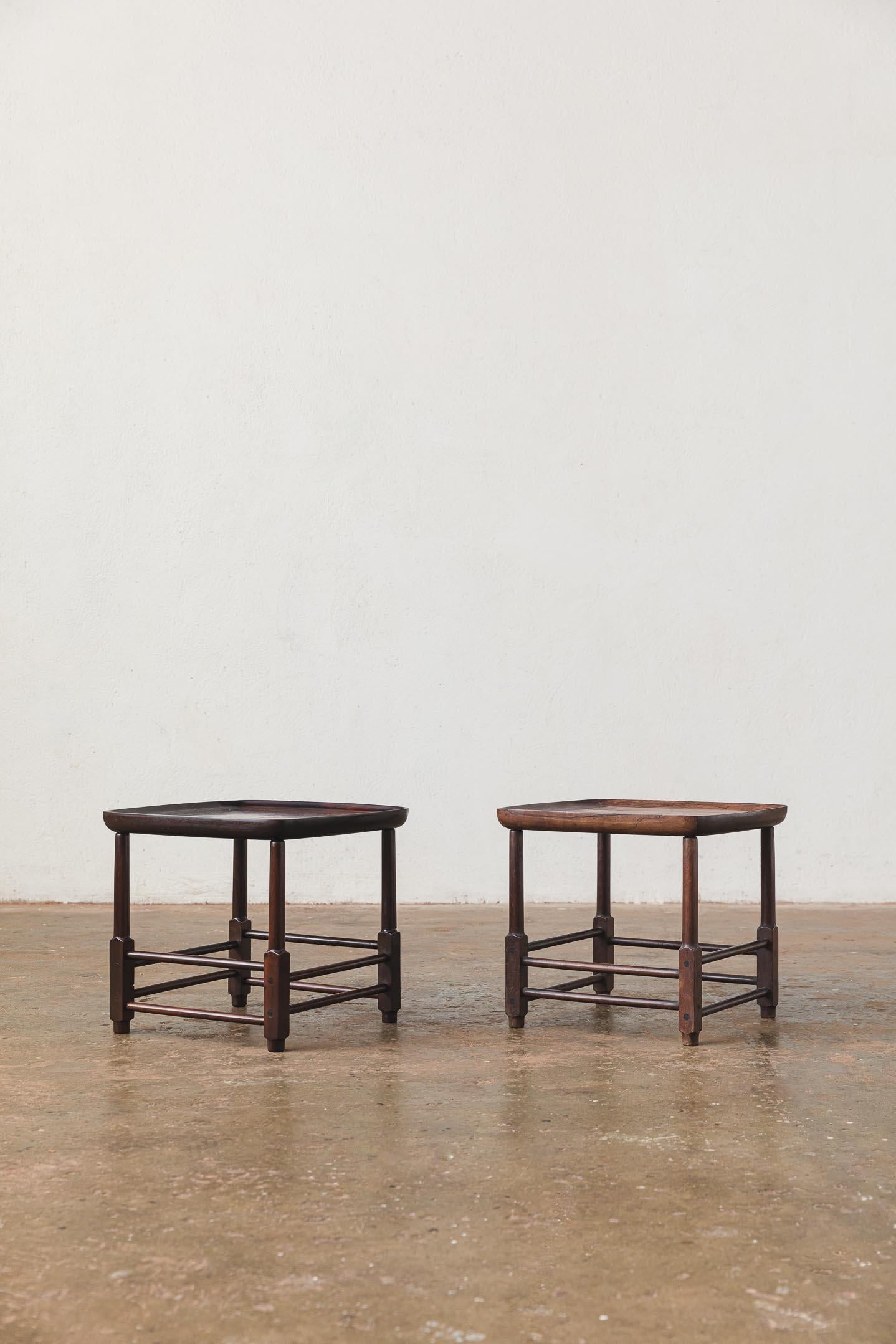 „Magrini“-Hocker von Sergio Rodrigues (Moderne der Mitte des Jahrhunderts) im Angebot