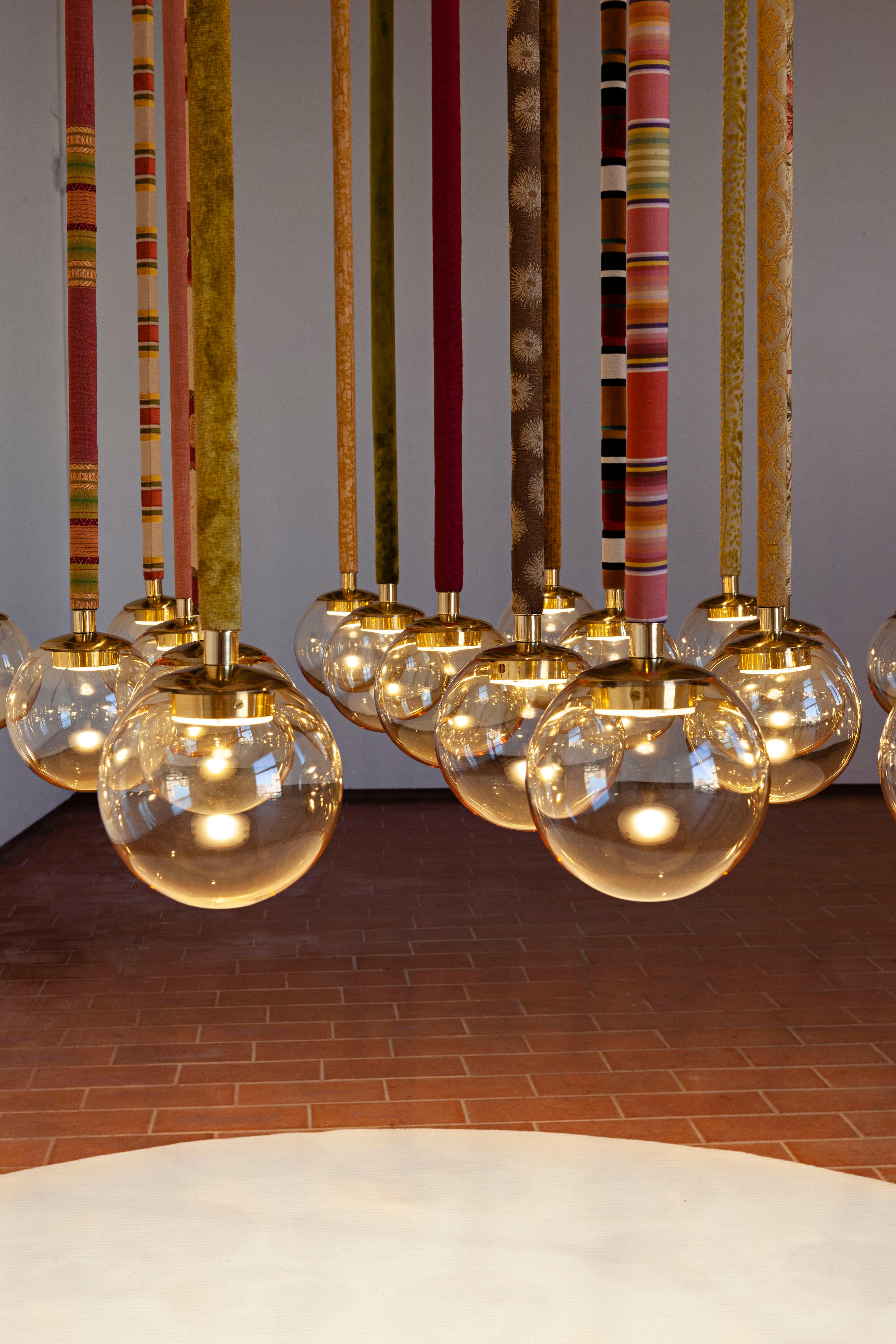 XXIe siècle et contemporain Lampe à suspension Filippo Feroldi du 21e siècle en verre de Murano laiton différentes couleurs en vente