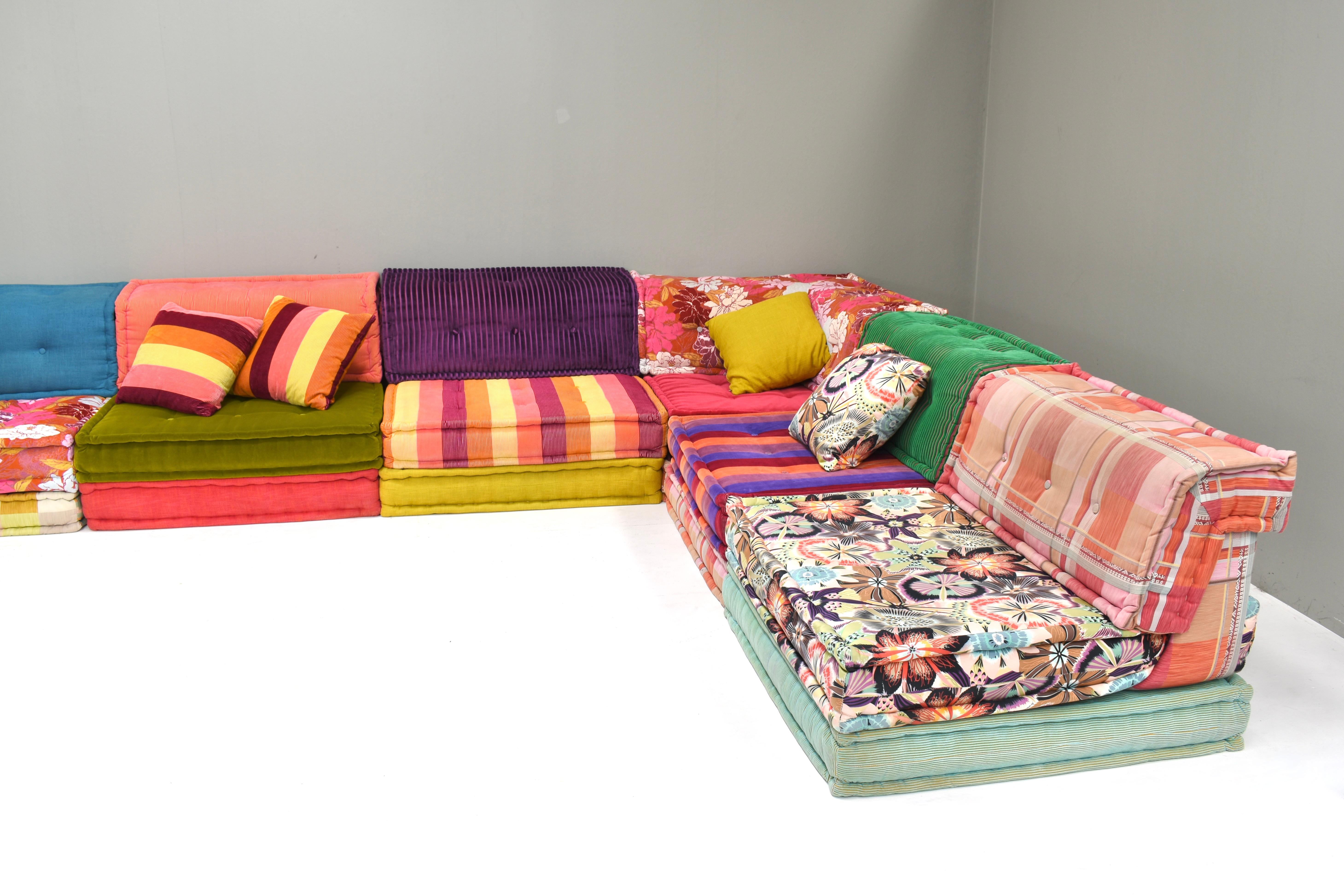 Mah Jong 33 piece sofa by Hans Hopfer in Missoni / Kenzo fabric for Roche Bobois en vente 5