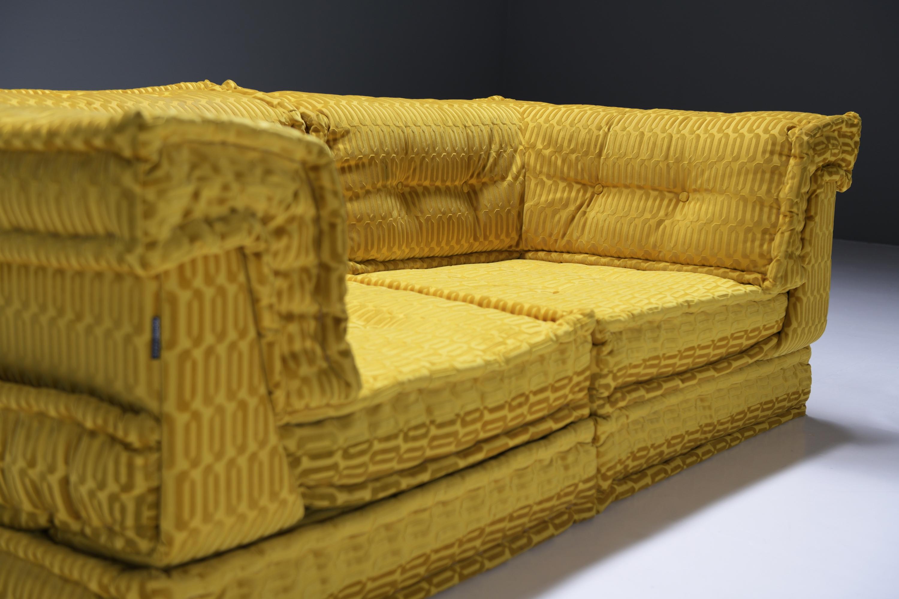 Mah Jong Private modular sofa in gold by Hans Hopfer for Roche Bobois France For Sale 11
