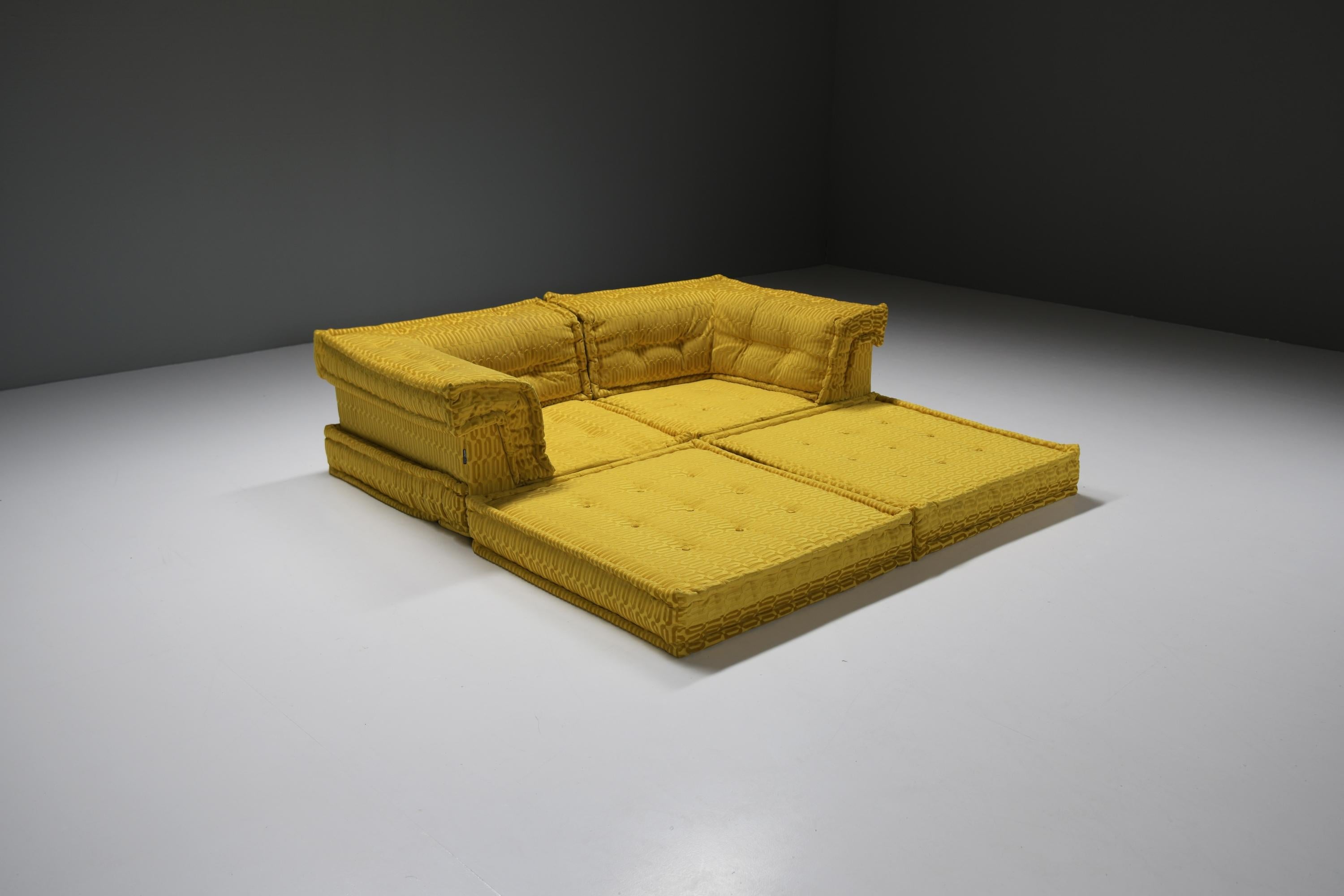 Fabric Mah Jong Private modular sofa in gold by Hans Hopfer for Roche Bobois France For Sale