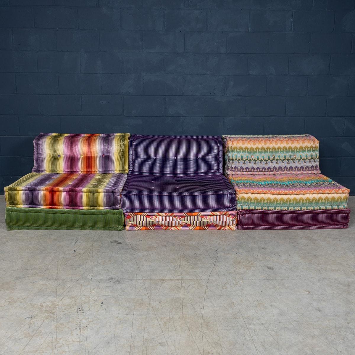 (additional photos available upon request)

Elevate a living space with this stunning designer “Mah Jong” modular sofa suite by Roche Bobois. The set consists of six seat cushions, and three backrests. Perfect for any lounge, cinema room or games
