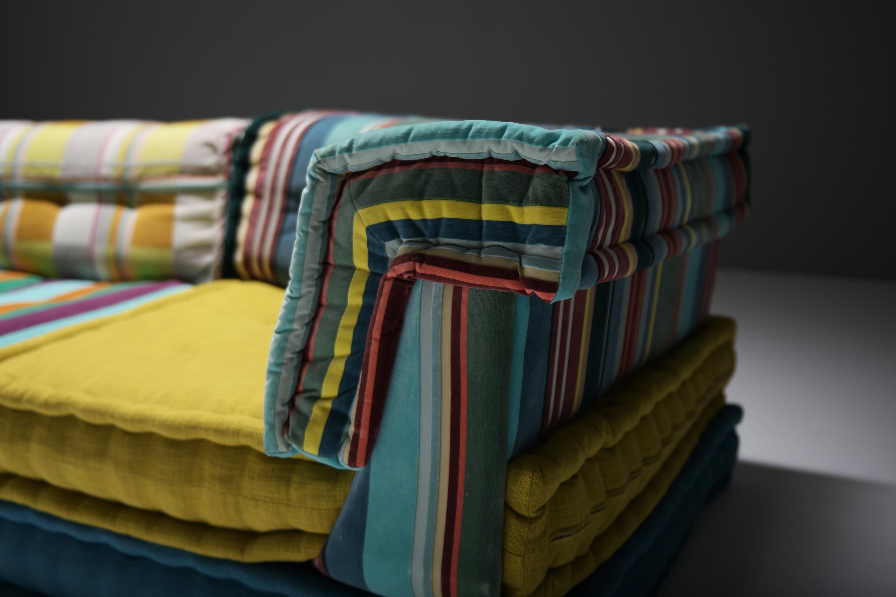 Mah Jong sofa in ‘Kenzo Takada’ fabric by Hans Hopfer for Roche Bobois France For Sale 5