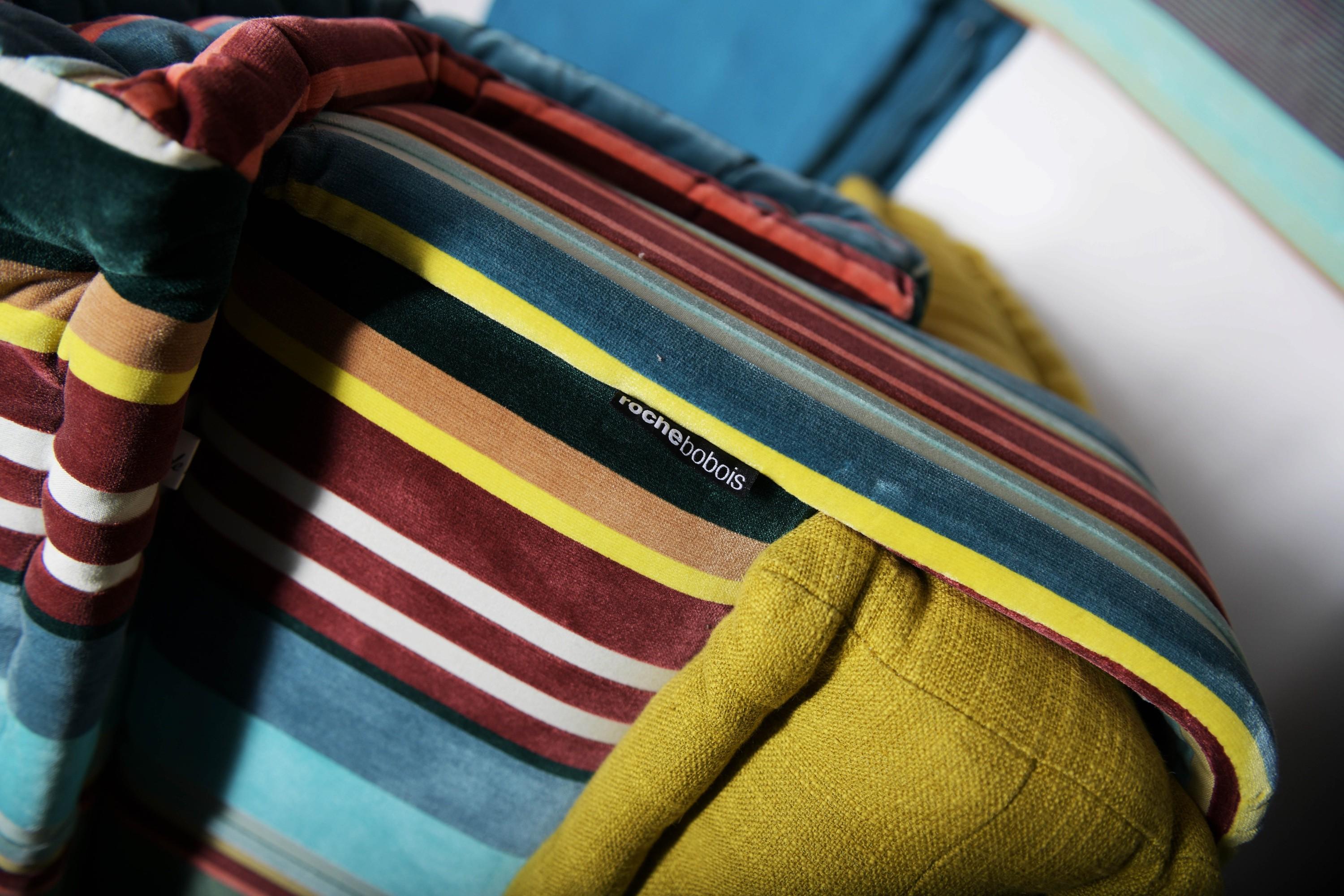 Mah Jong sofa in ‘Kenzo Takada’ fabric by Hans Hopfer for Roche Bobois France For Sale 9