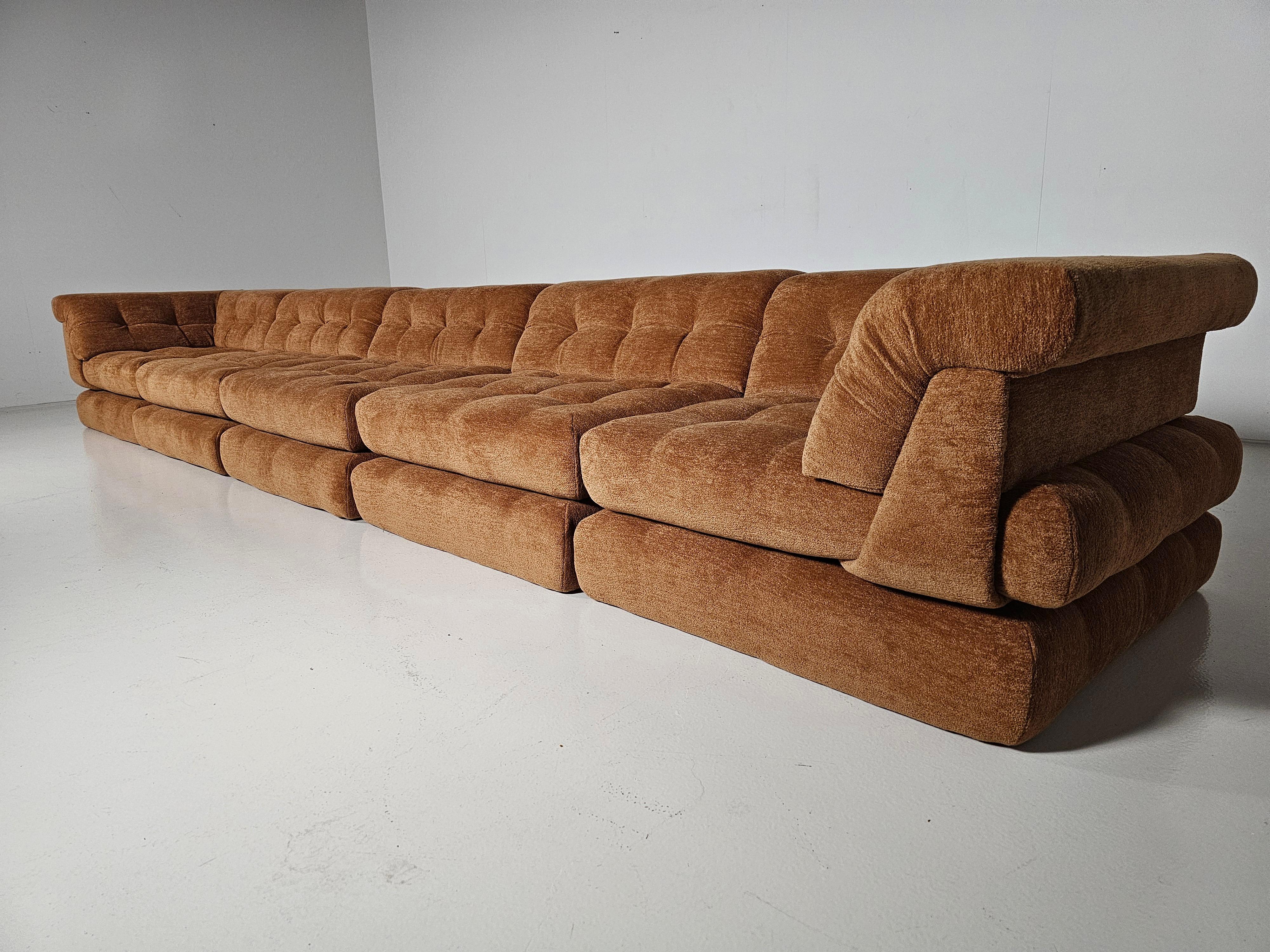Late 20th Century Mah Jong sofa in rust brown chenille by Hans Hopfer, Roche Bobois, France, 1970s