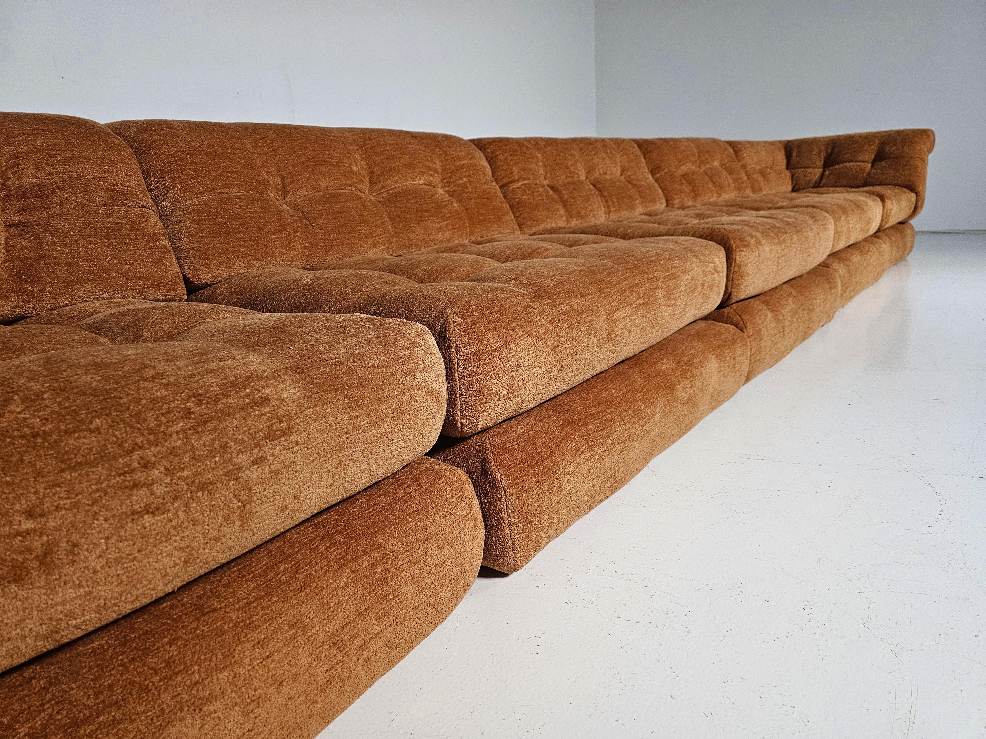 Mah Jong sofa in rust brown chenille by Hans Hopfer, Roche Bobois, France, 1970s 1