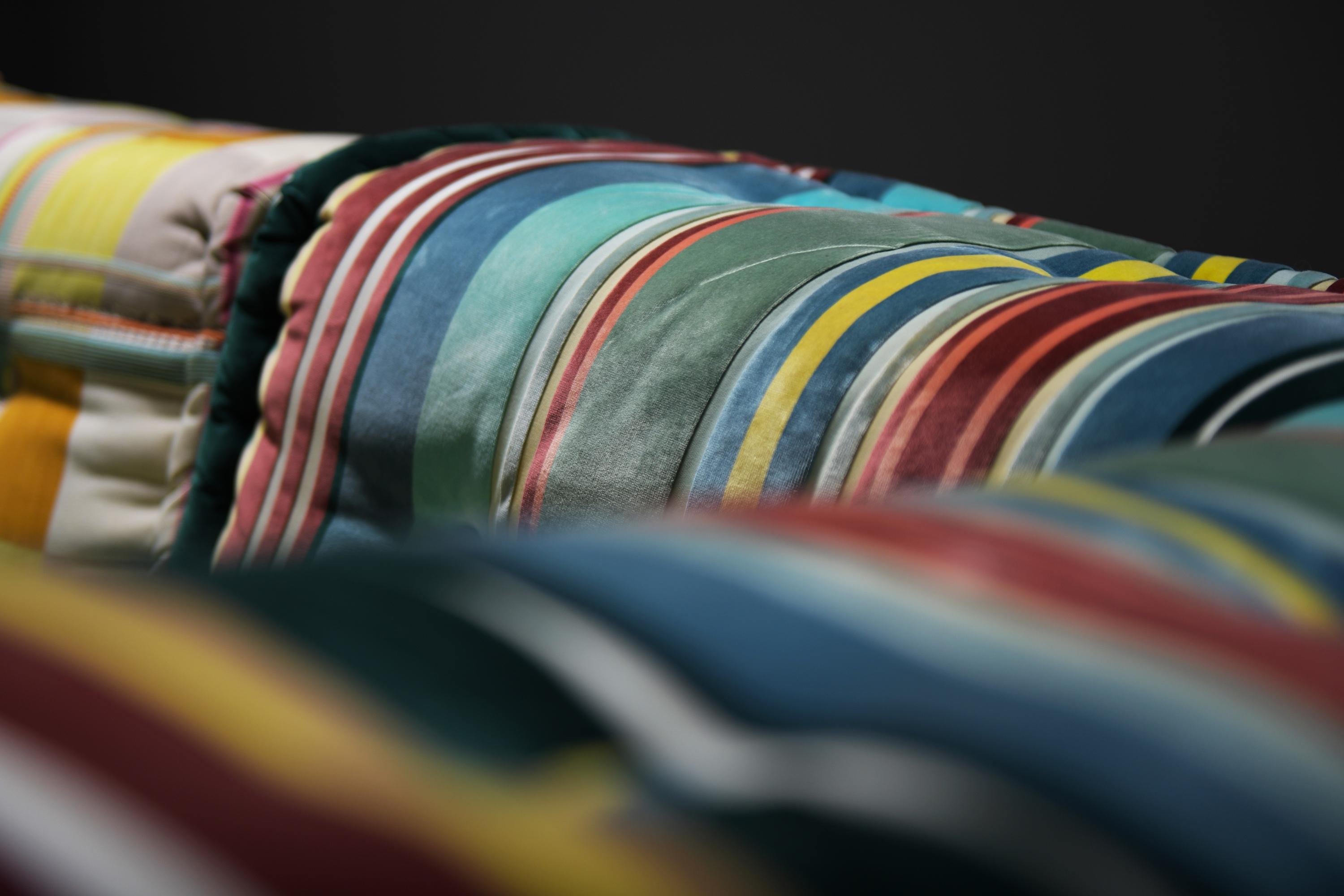 Fabric Mah Jong sofa in ‘Kenzo Takada’ fabric by Hans Hopfer for Roche Bobois France For Sale