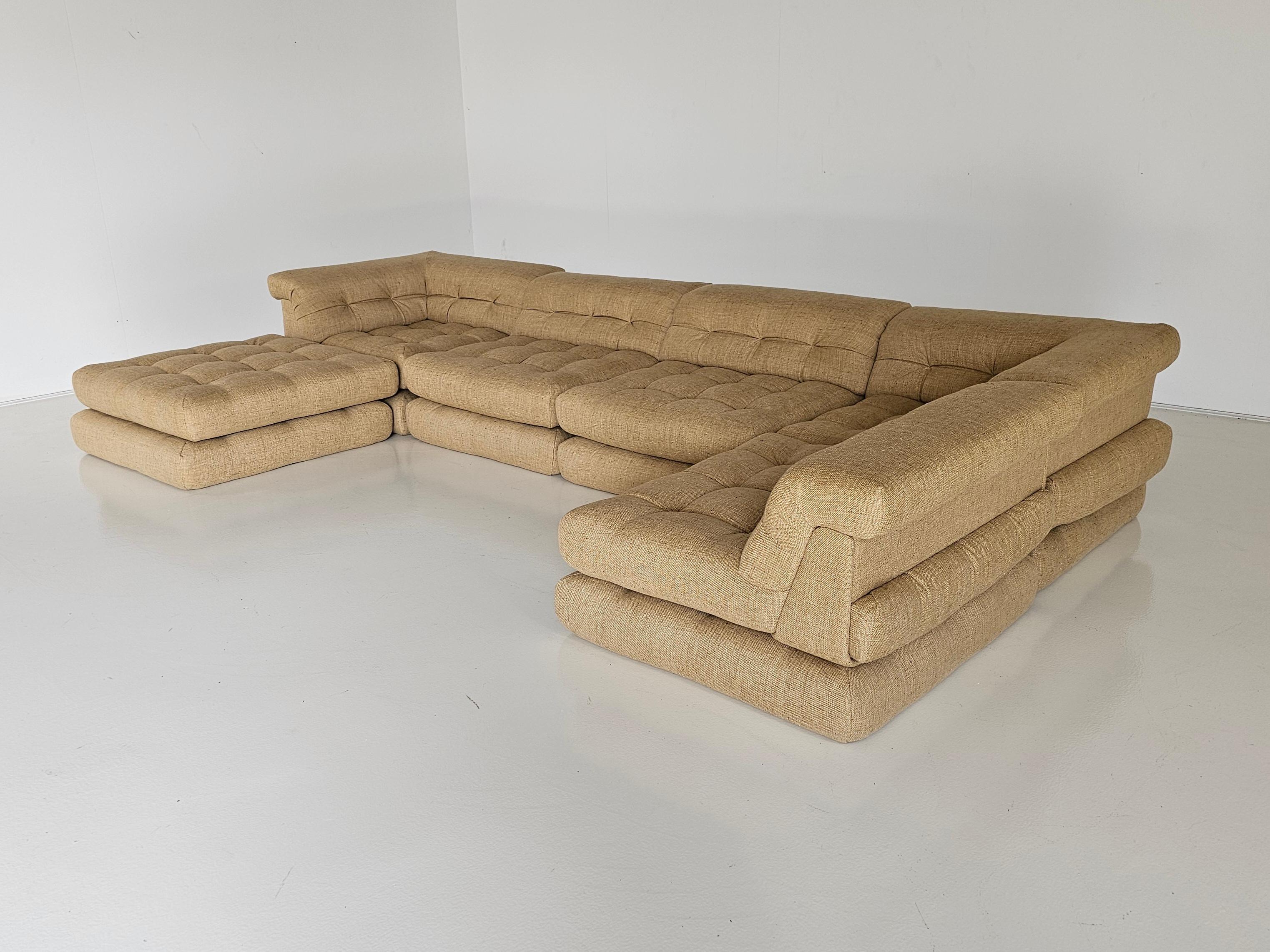 Mah Jong sofa in beige/sand fabric by Hans Hopfer, Roche Bobois, France, 1970s For Sale 7