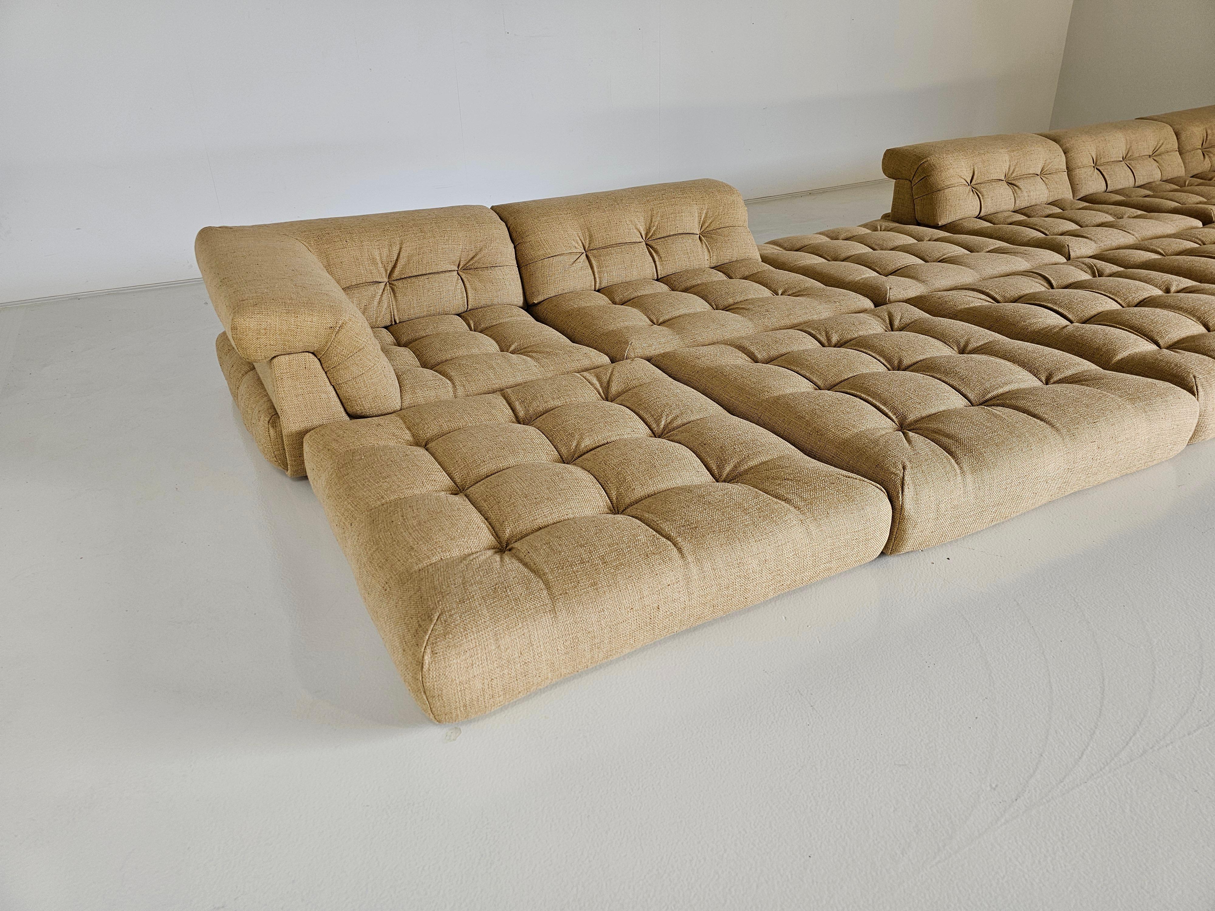 Late 20th Century Mah Jong sofa in beige/sand fabric by Hans Hopfer, Roche Bobois, France, 1970s