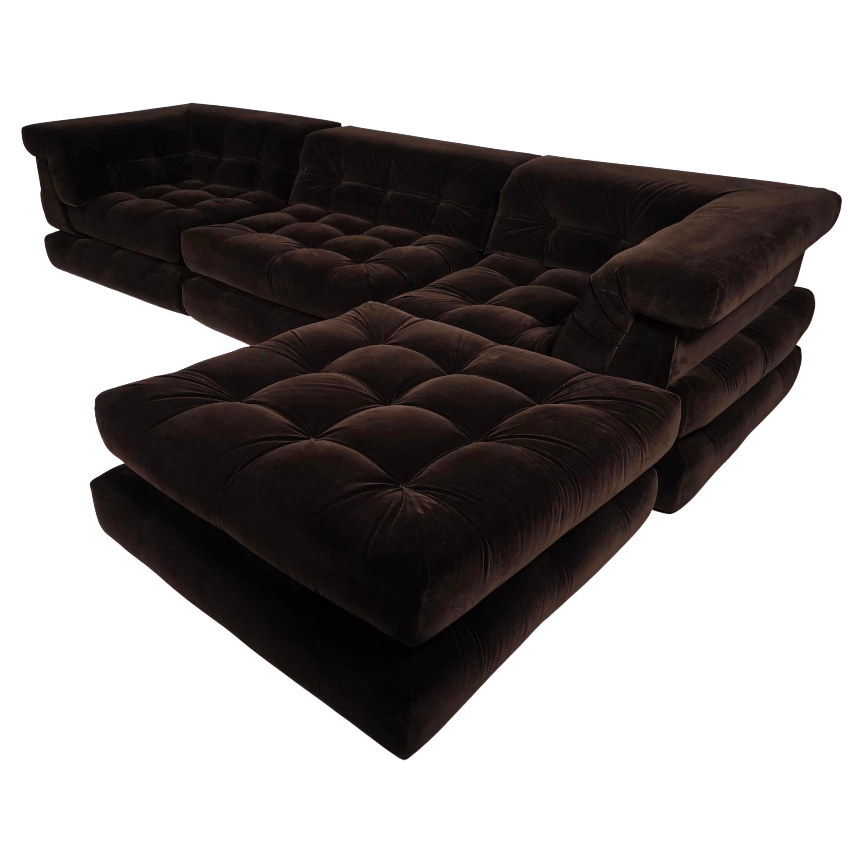 Roche Bobois Mah Jong modular sofa, brown velvet, Hans Hopfer, 1970s.

Early edition reupholstered Mah Jong sofa set by Hans Hopfer, designed in 1971 for Roche Bobois. It features multiple cushions that can be arranged in an endless number of ways,
