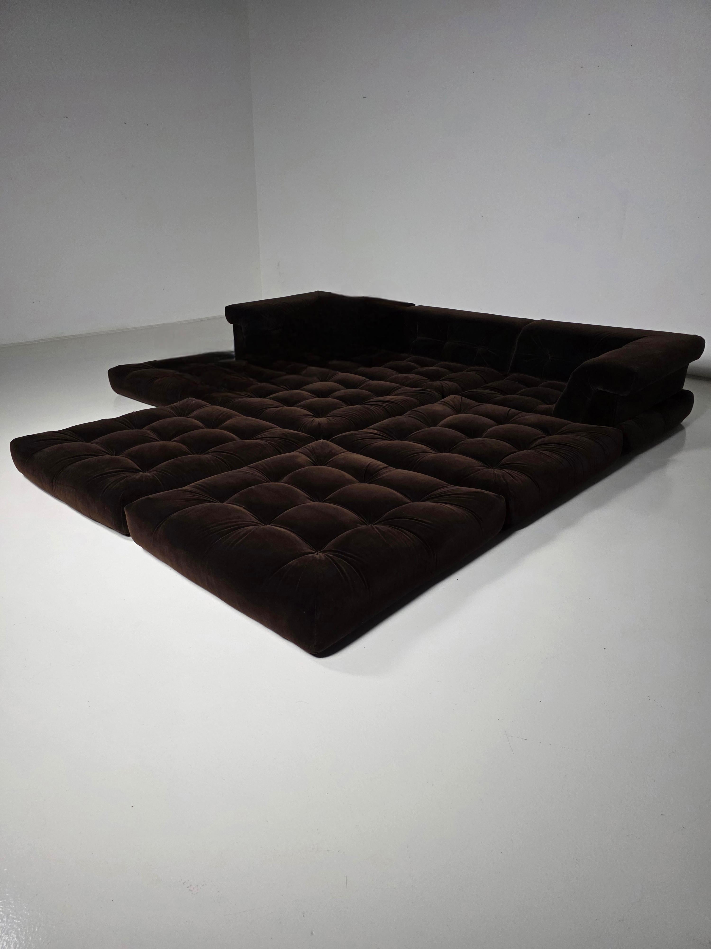 Tessuto Mah Jong sofa in dark brown cotton velvet  by Roche Bobois, France, 1970s in vendita