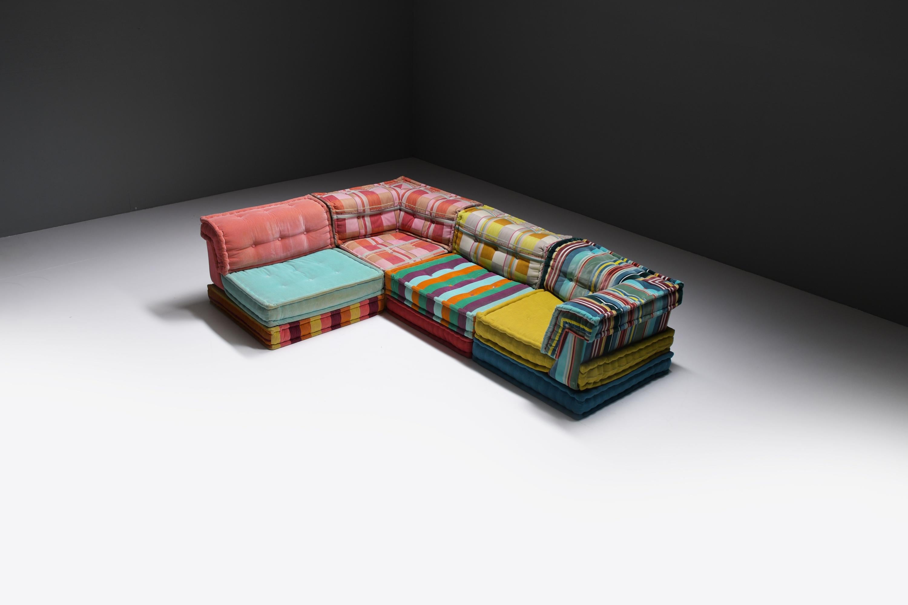 Mah Jong sofa in ‘Kenzo Takada’ fabric by Hans Hopfer for Roche Bobois France In Good Condition For Sale In Buggenhout, Oost-Vlaanderen