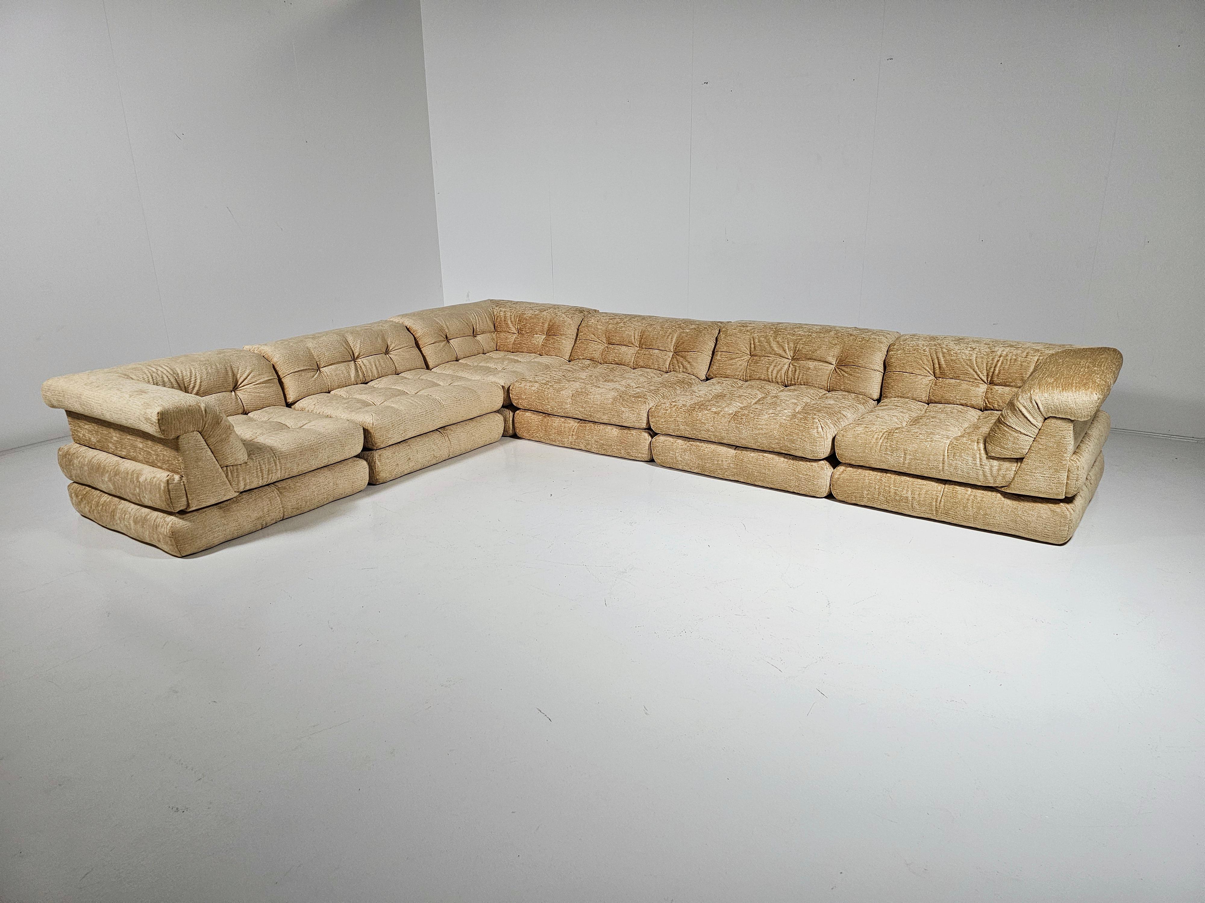 mah jong sectional