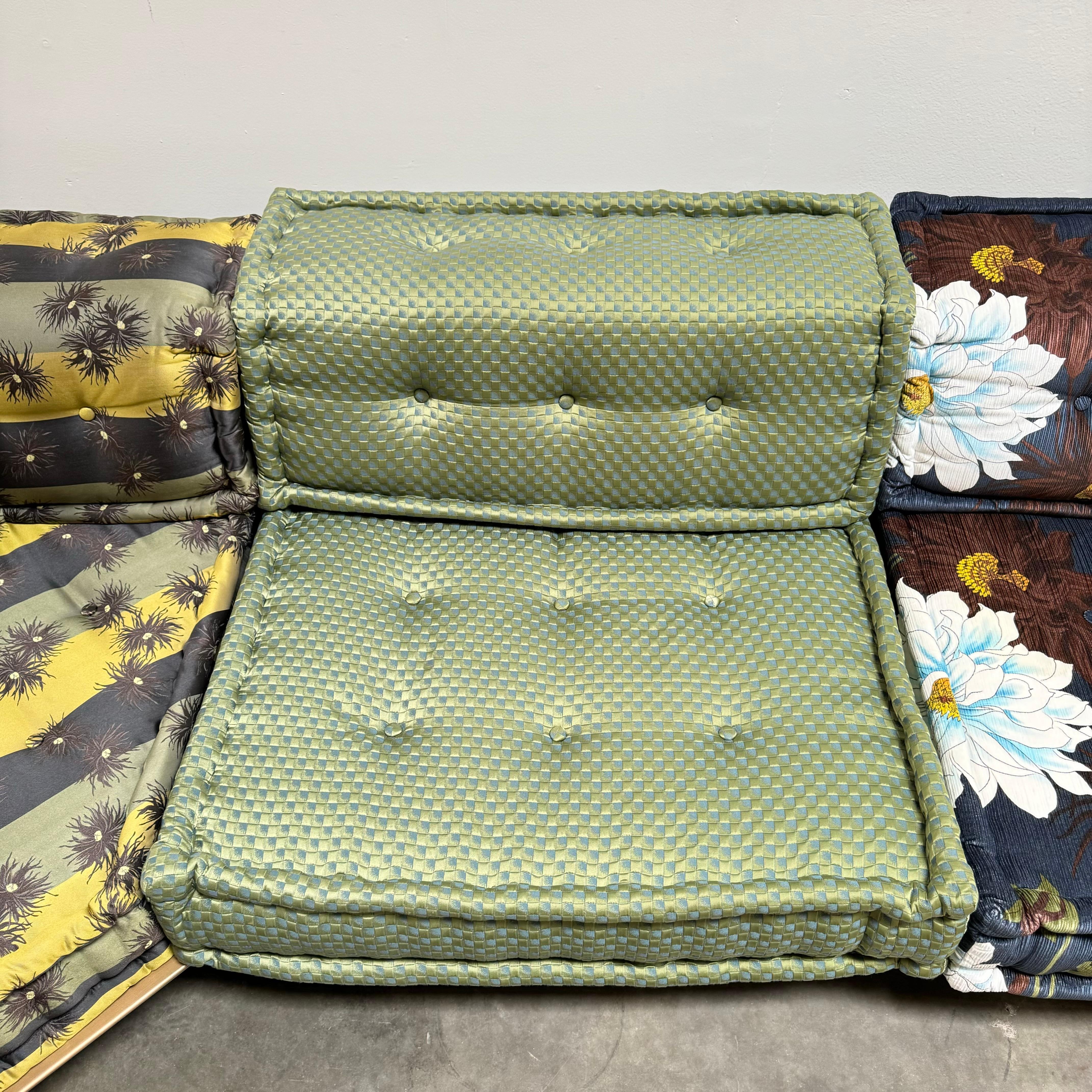 Canapé Mah Jong avec plateformes en tissus Kenzo de Roche Bobois 12
