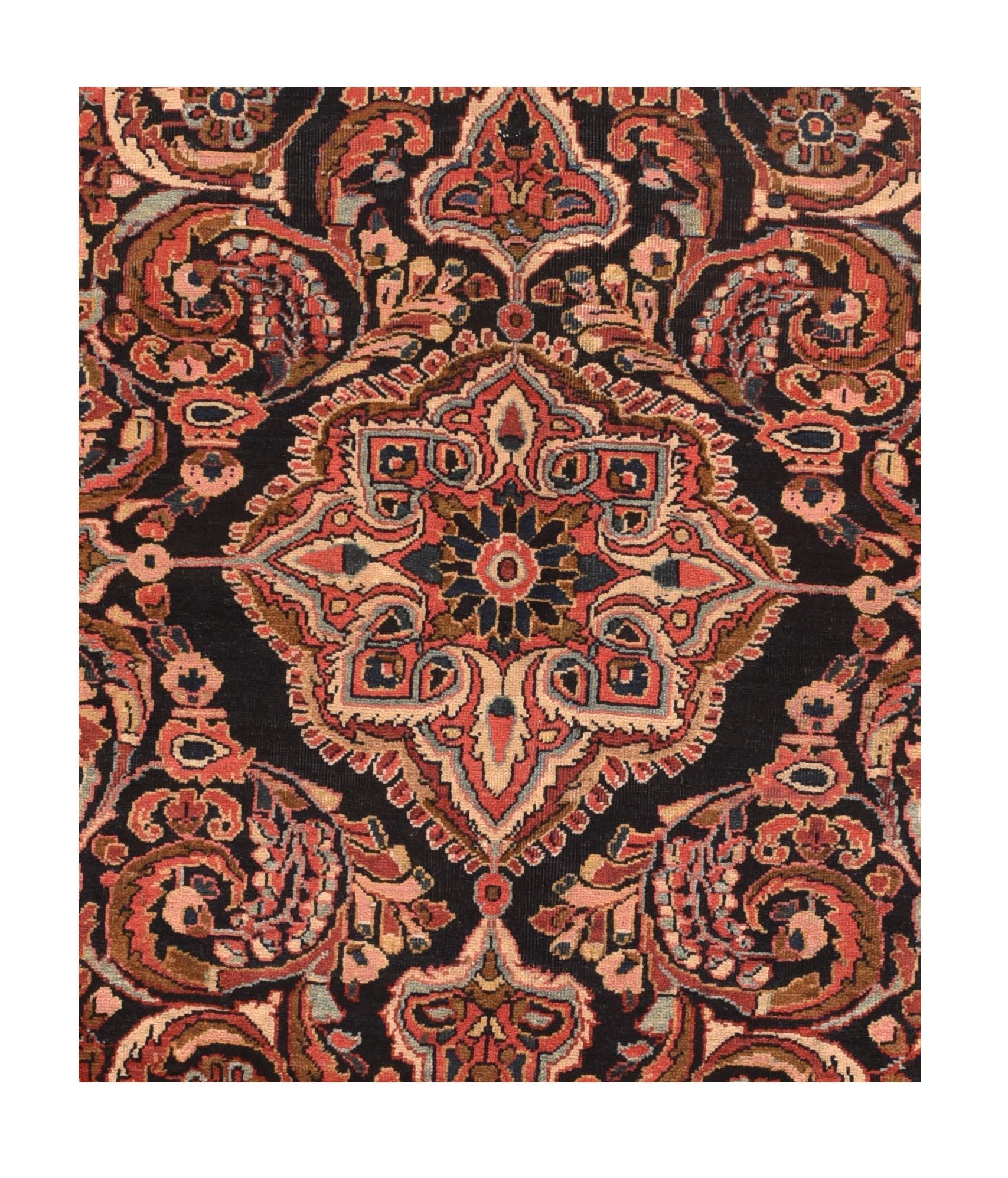 Antique Persian Mahal Rug 4'11'' x 7'7'' In Good Condition For Sale In New York, NY