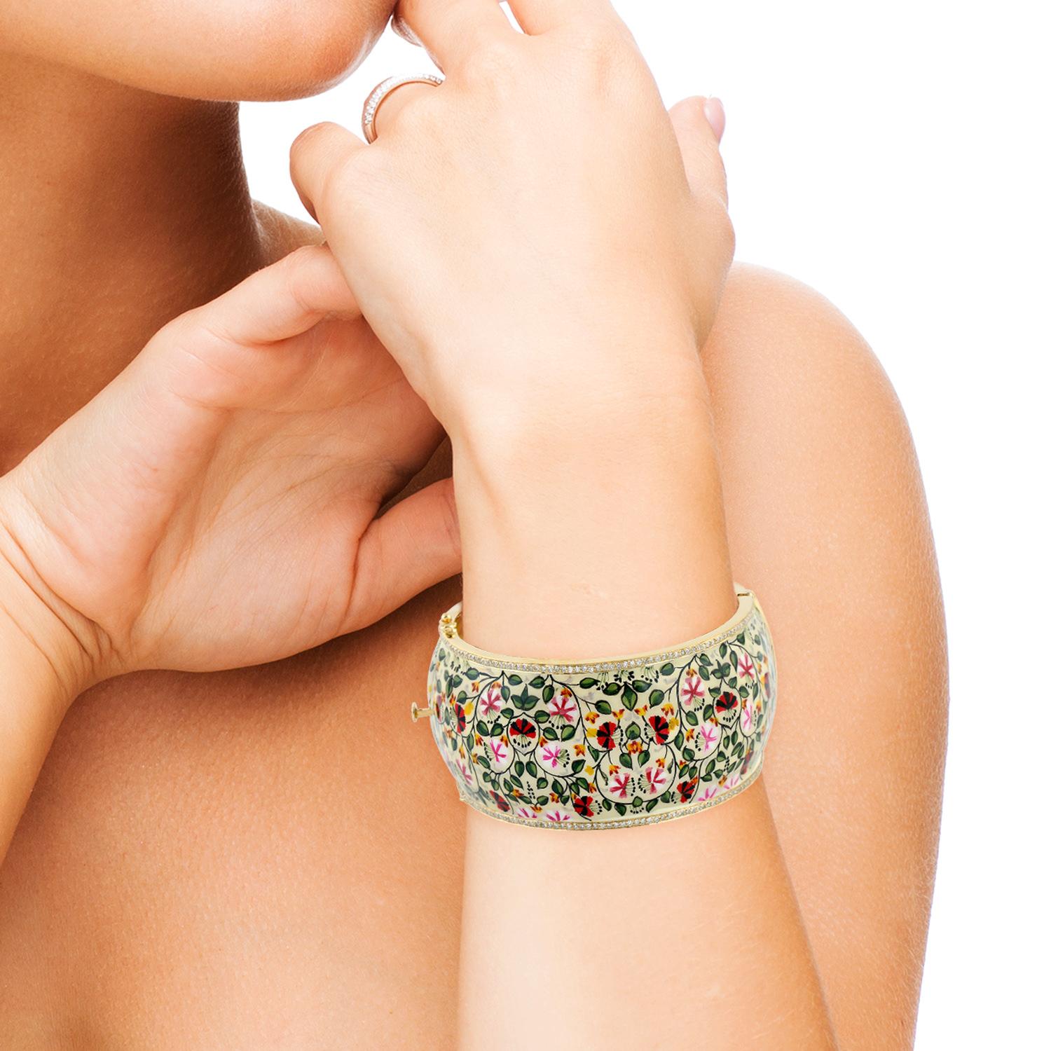 Artisan Bracelet jonc Maharaja à fleurs en émail et diamants en vente