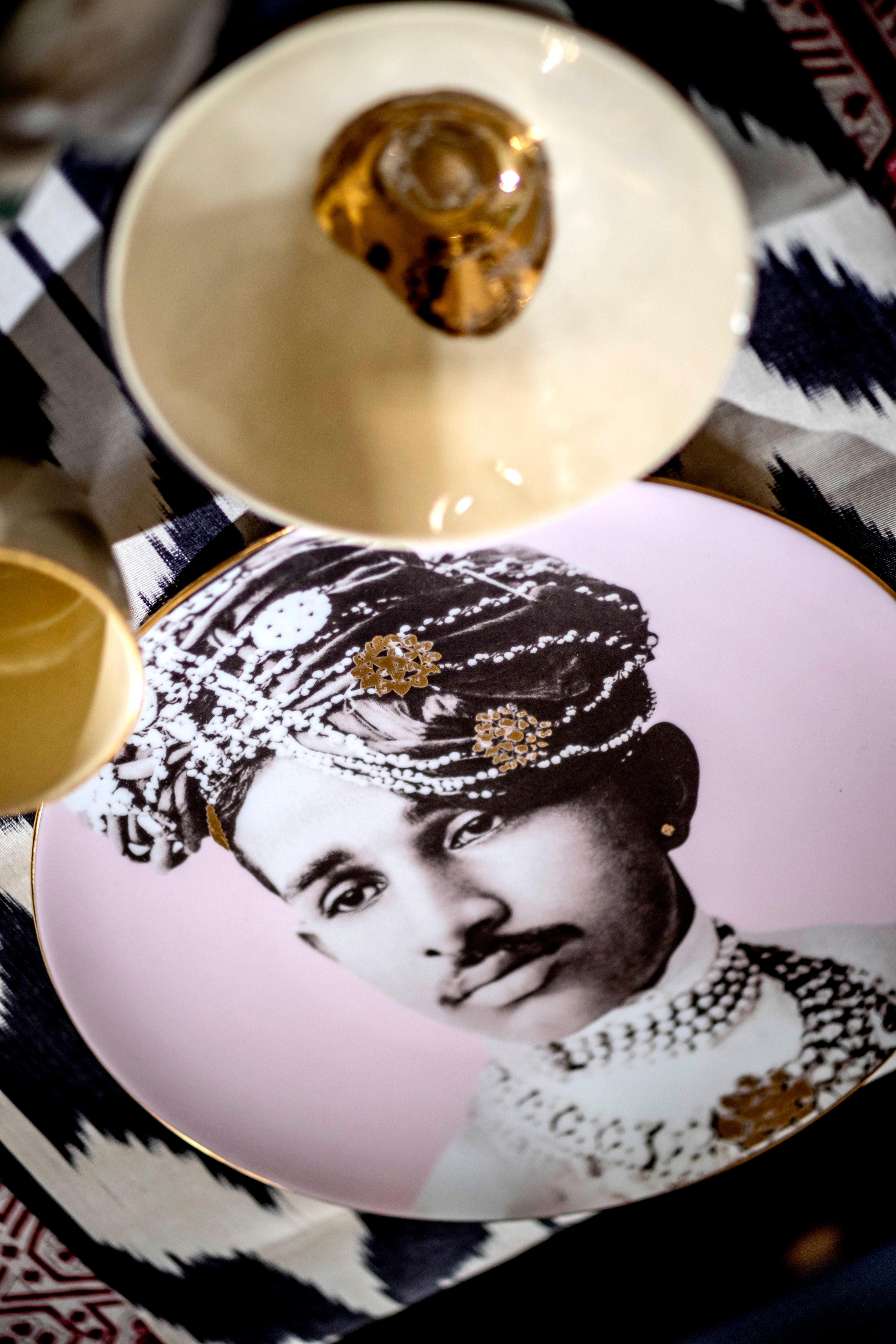 Contemporary Maharaja Porcelain Dinner Plate by Vito Nesta for Les-Ottomans Part 4