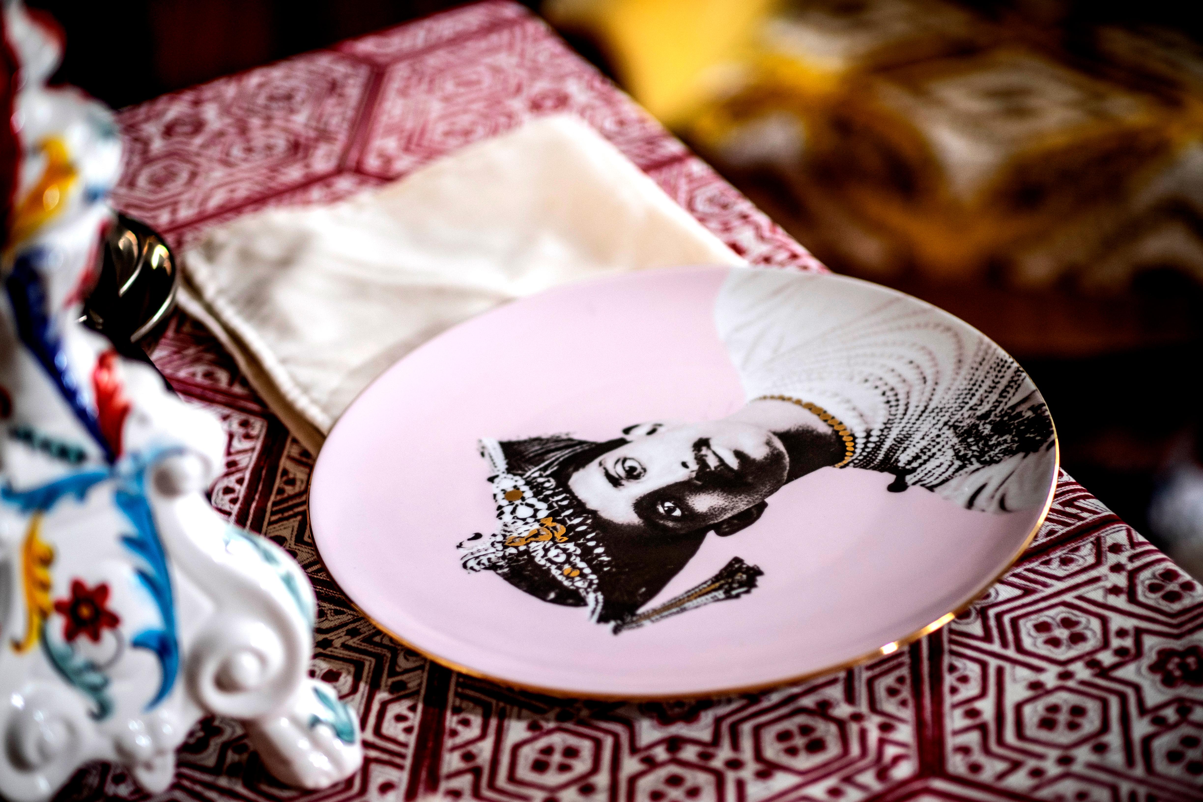 Other Maharaja Porcelain Dinner Plate by Vito Nesta for Les-Ottomans Part 5