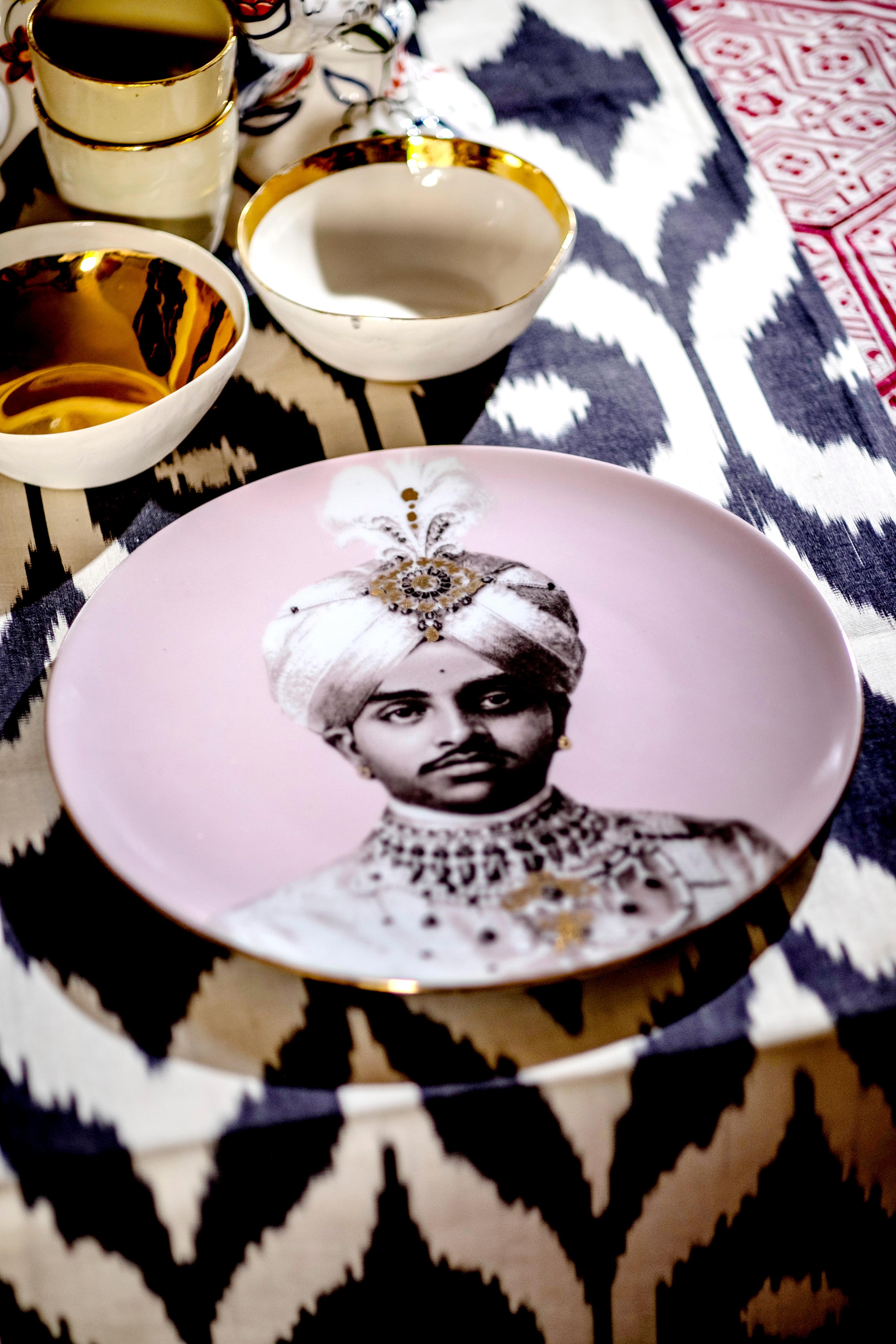 Italian Maharaja Porcelain Dinner Plate by Vito Nesta for Les-Ottomans Part 6