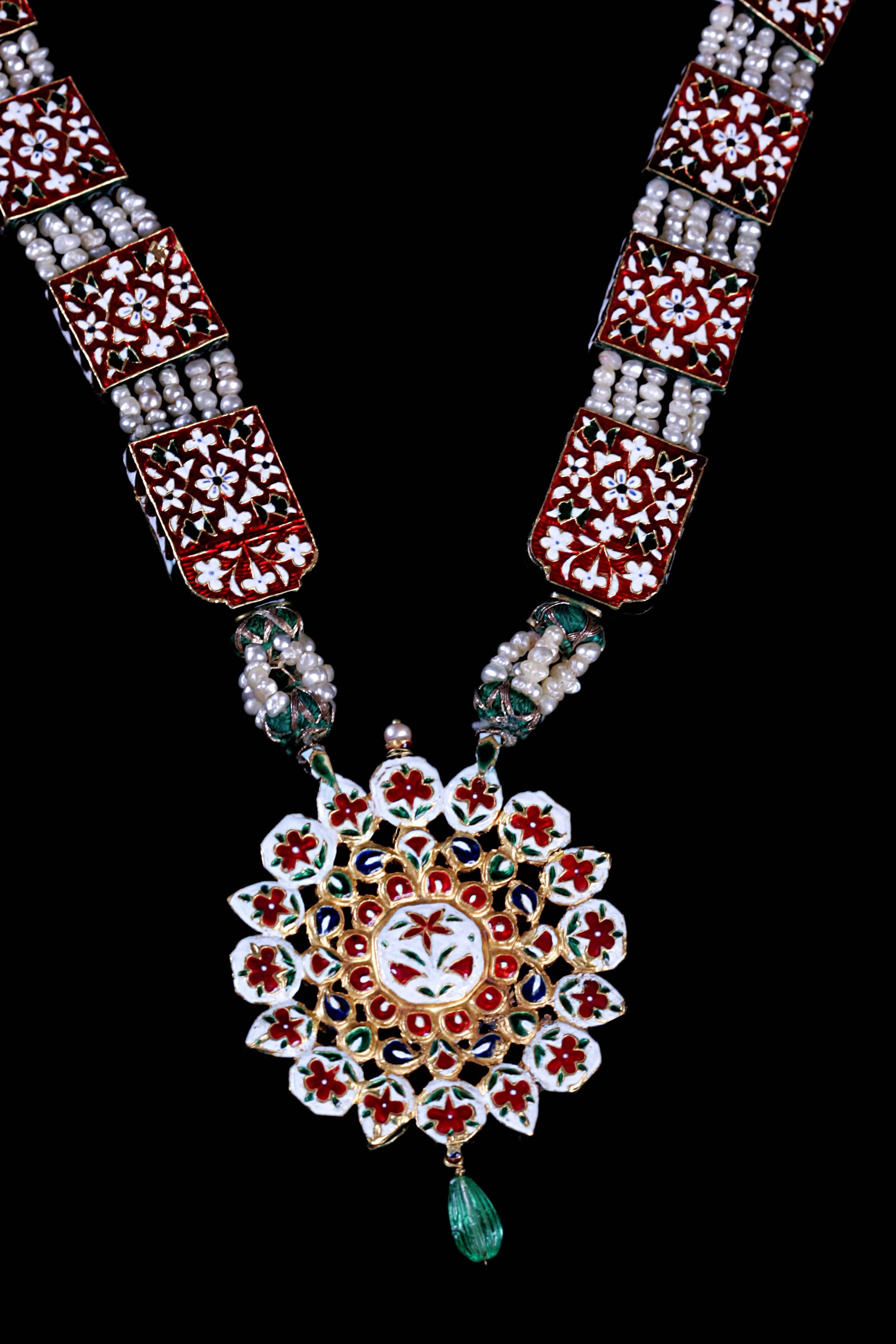 Maharaja to Be Necklace with Medallion In New Condition For Sale In Nuevo Leon, MX