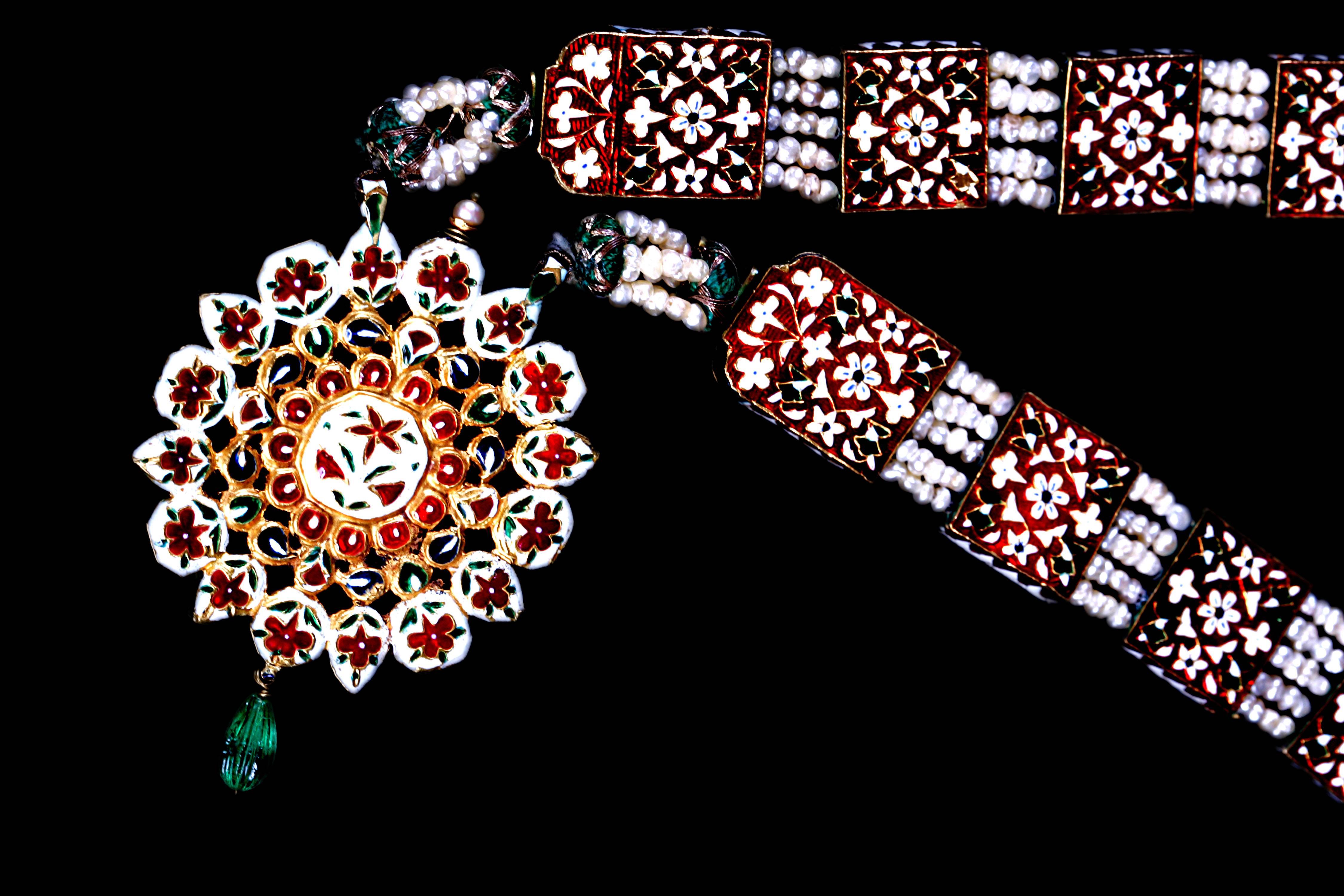 Maharaja to Be Necklace with Medallion For Sale 1